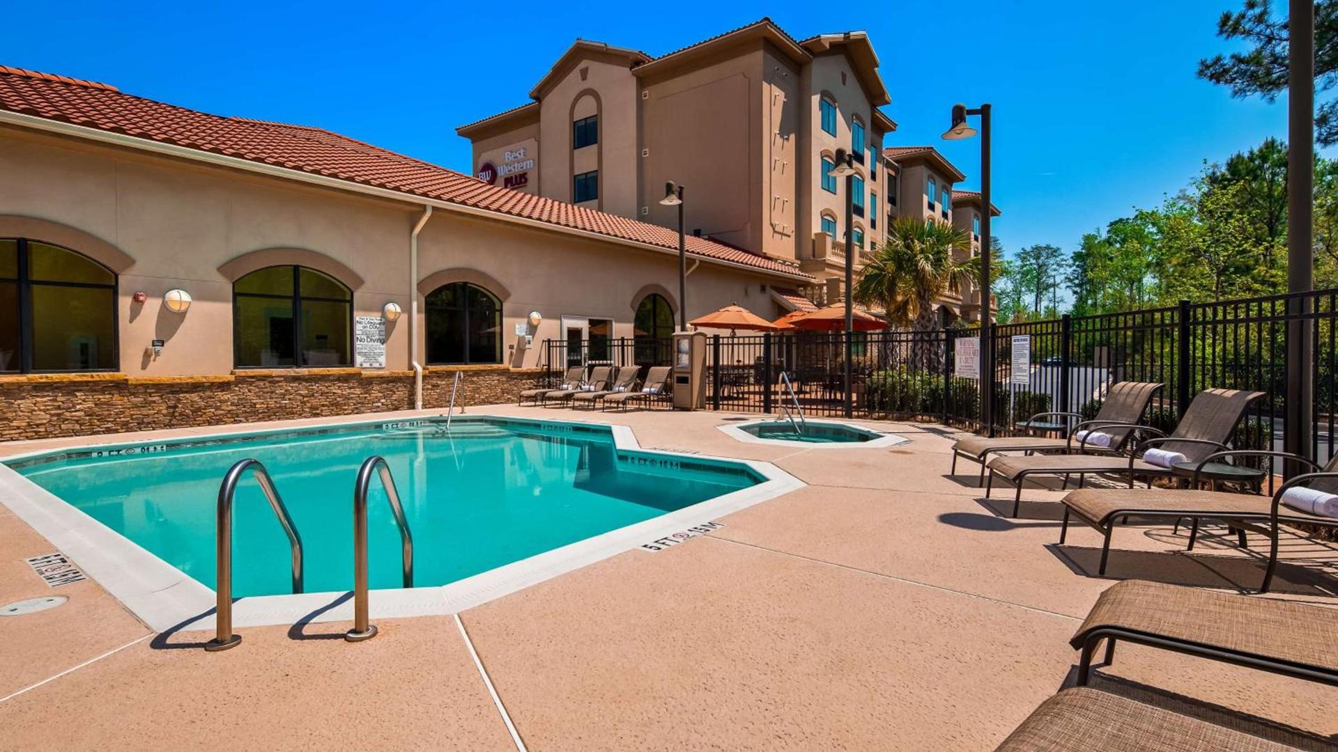 Best Western PLUS Westgate Inn and Suites photo 2