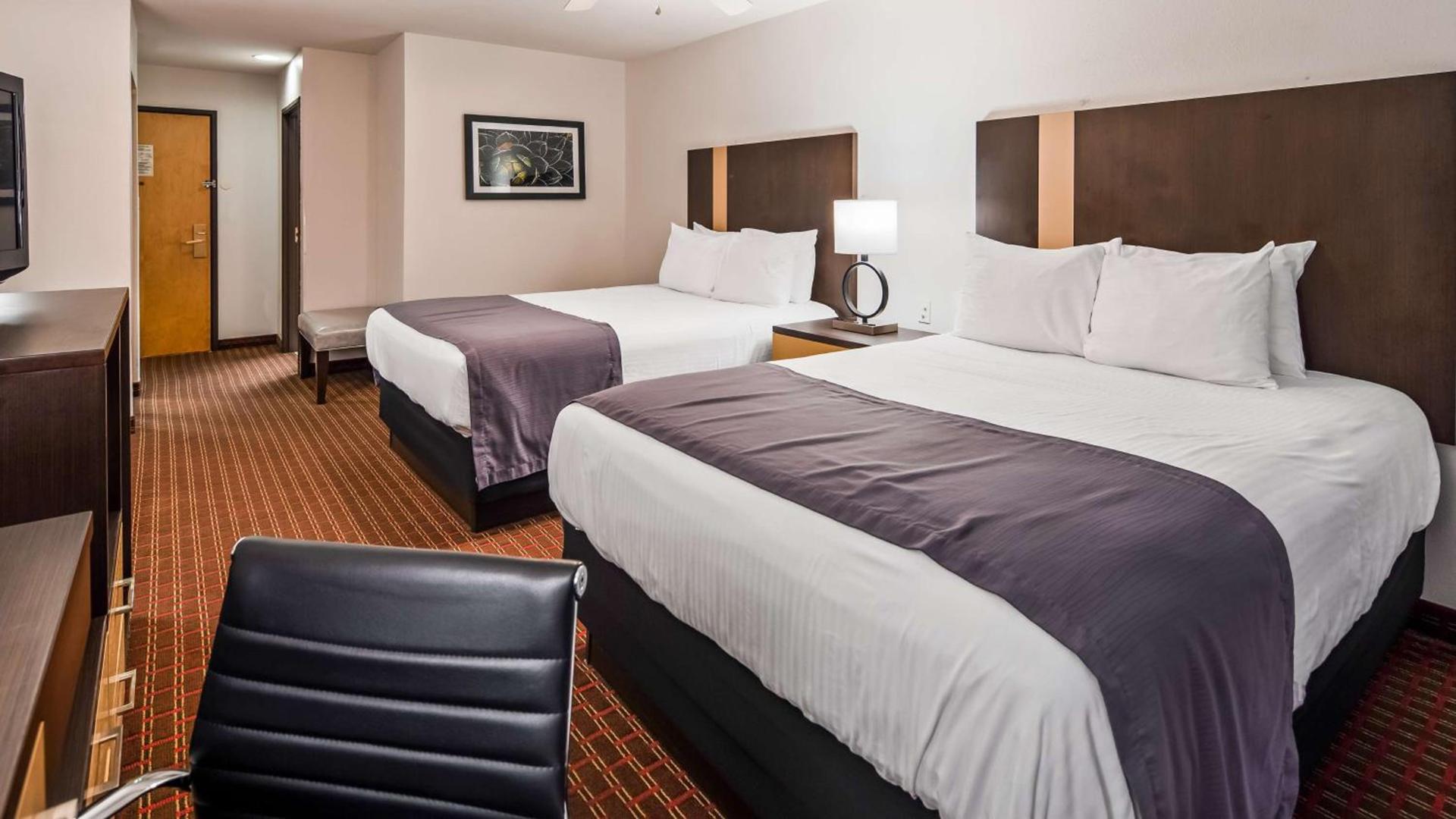 Best Western Inn & Suites photo 2