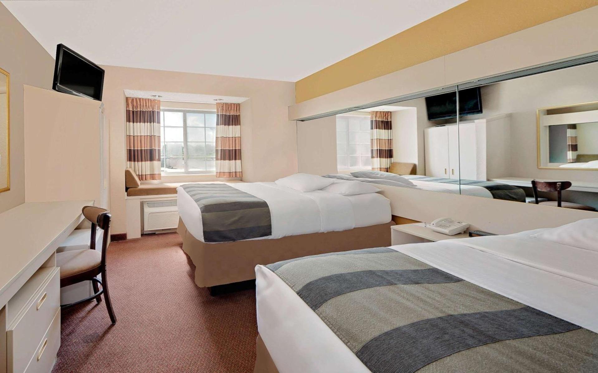 Microtel Inn & Suites by Wyndham Joplin photo 13