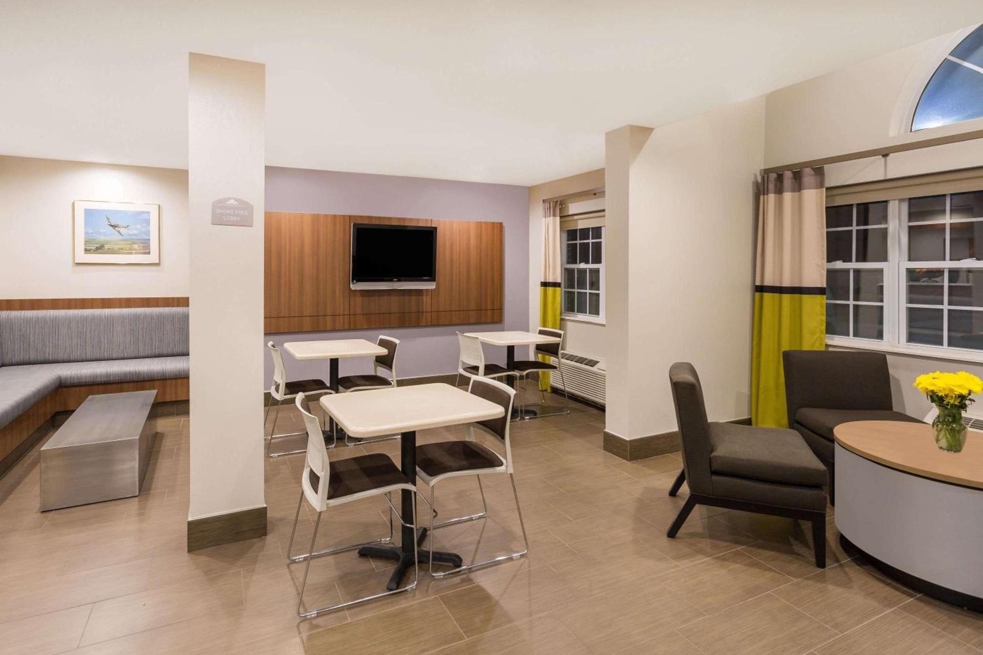 Microtel Inn & Suites by Wyndham photo 27