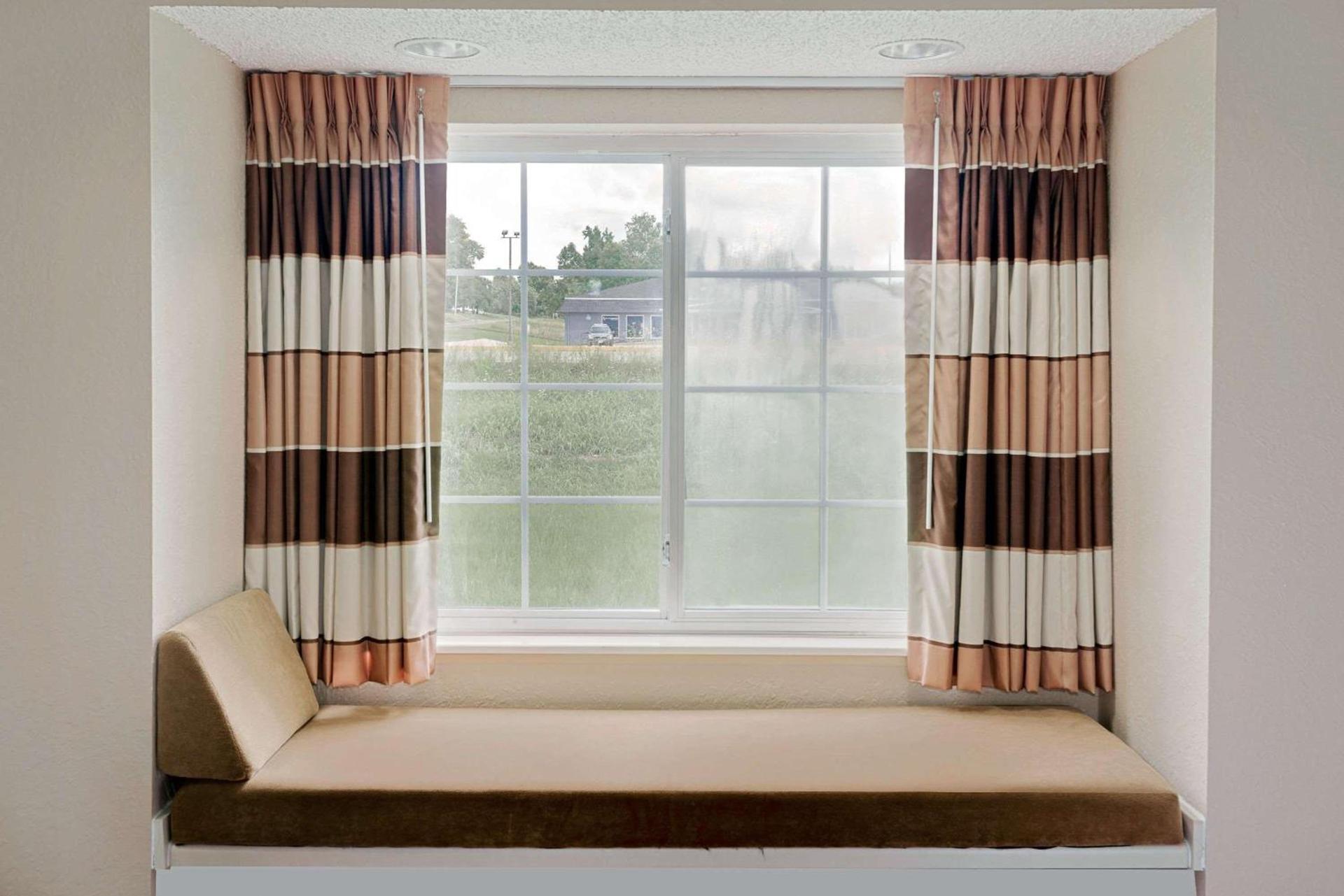 Microtel Inn & Suites by Wyndham Joplin photo 18