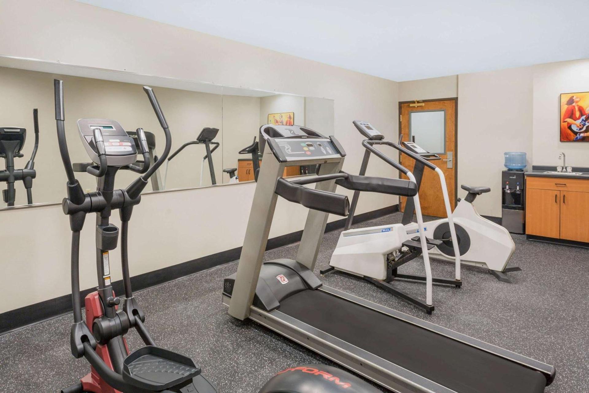 Microtel Inn & Suites by Wyndham photo 39