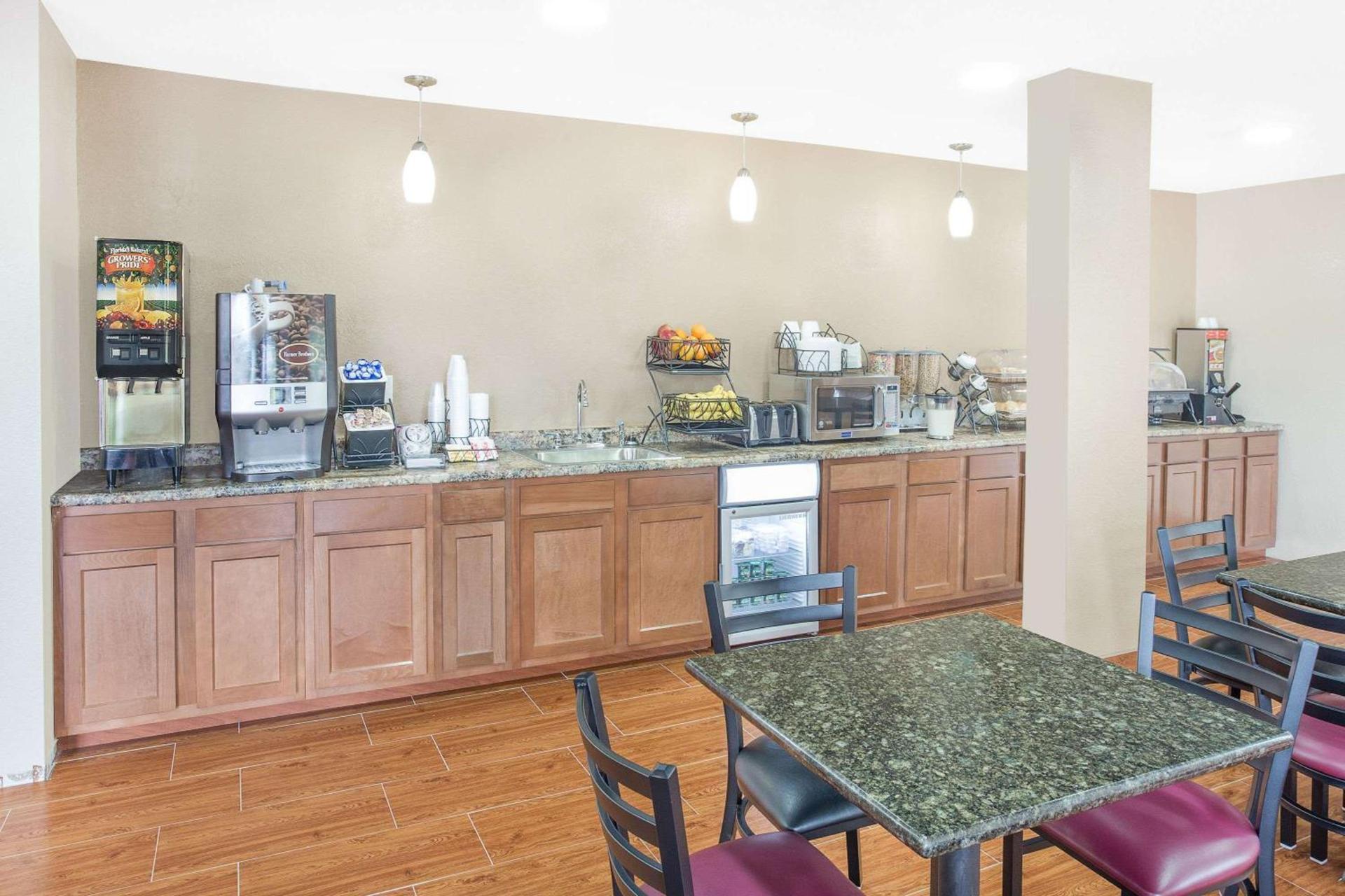 Microtel Inn and Suites by Wyndham Appleton photo 21