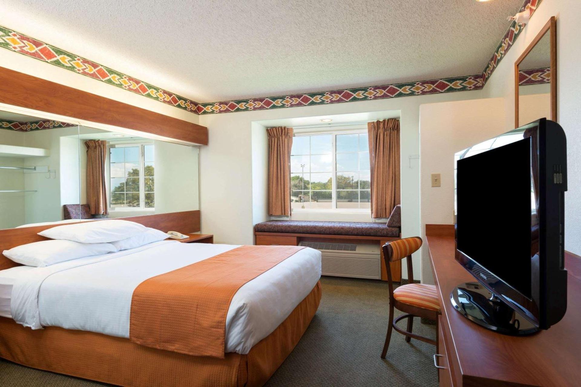 Microtel Inn and Suites Pueblo photo 2