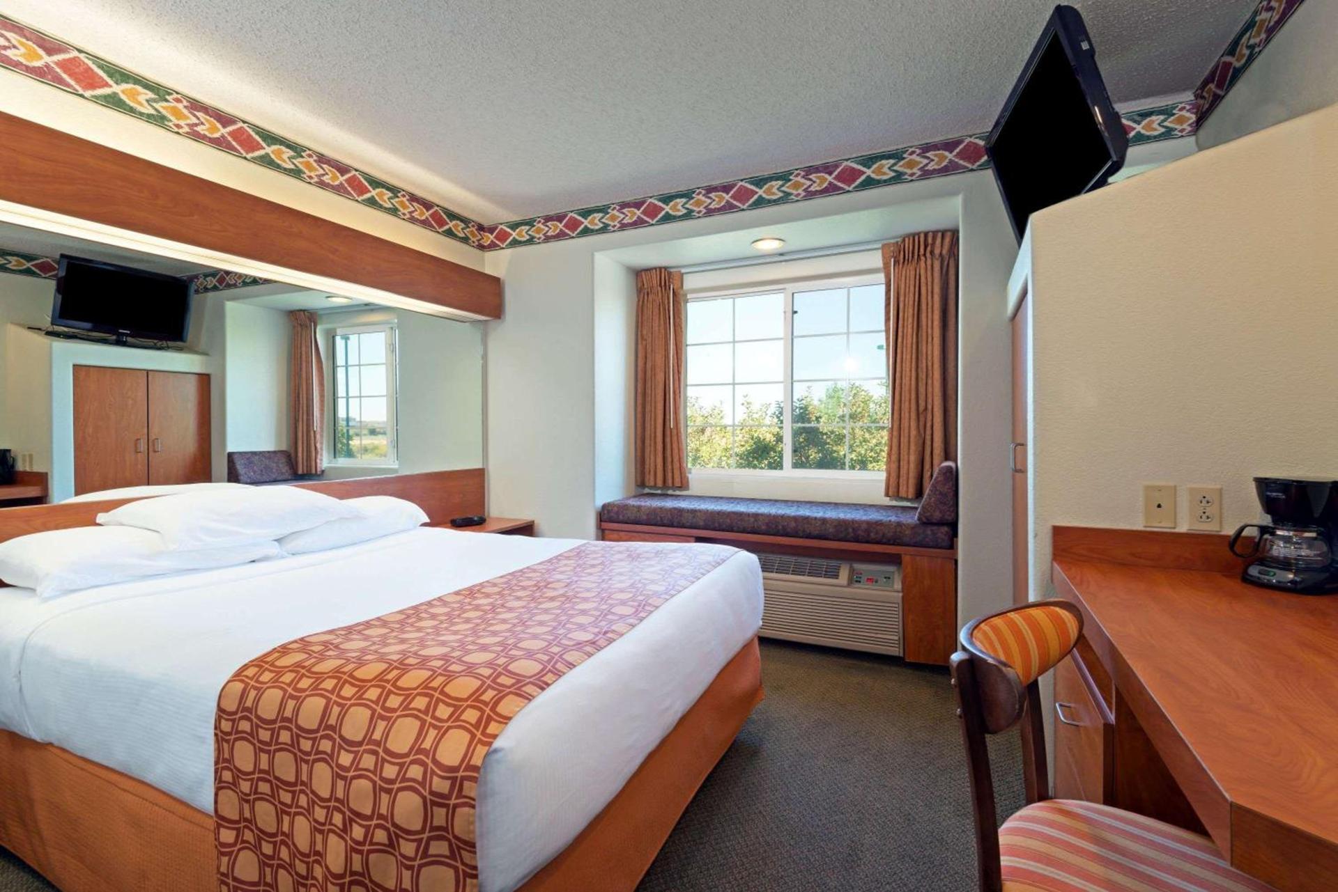 Microtel Inn and Suites Pueblo photo 3