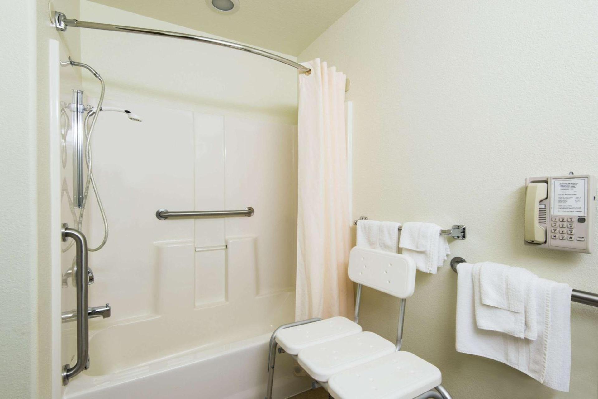 Microtel Inn and Suites Pueblo photo 7