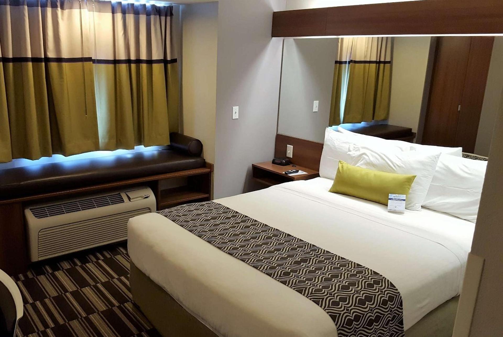 Microtel Inn & Suites by Wyndham Bellevue photo 17