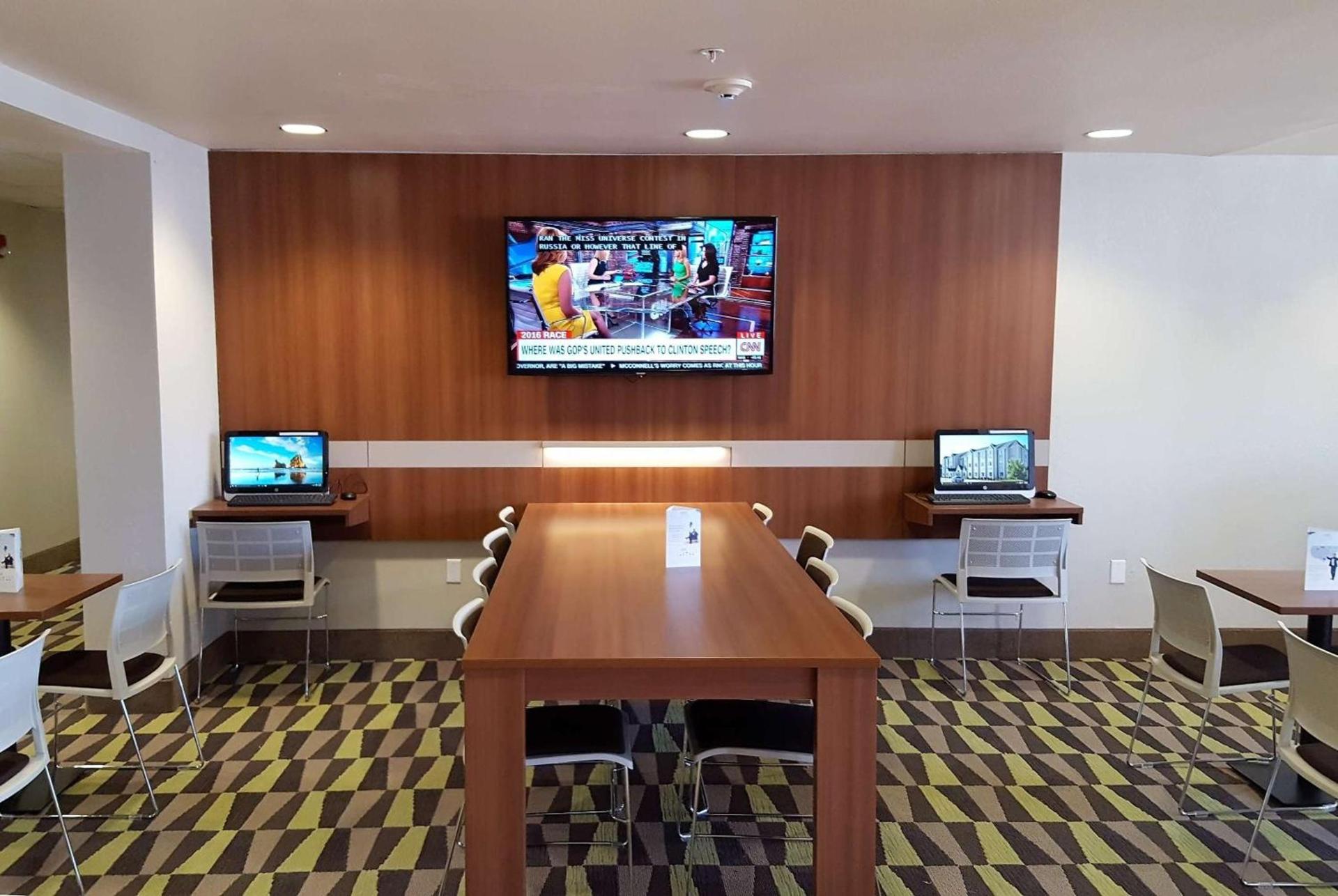 Microtel Inn & Suites by Wyndham Bellevue photo 21