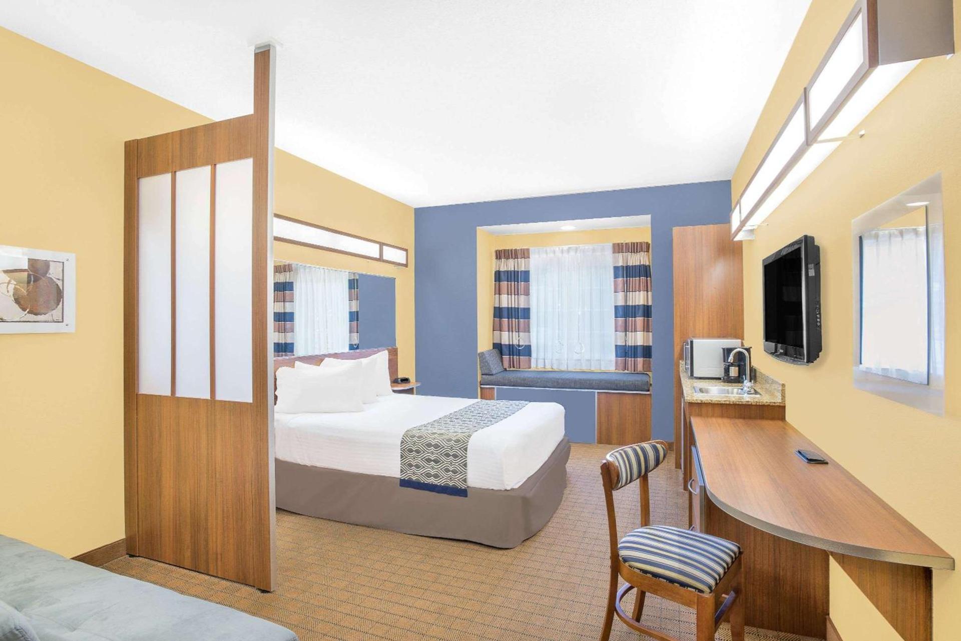 Microtel Inn & Suites Chili/Rochester photo 22