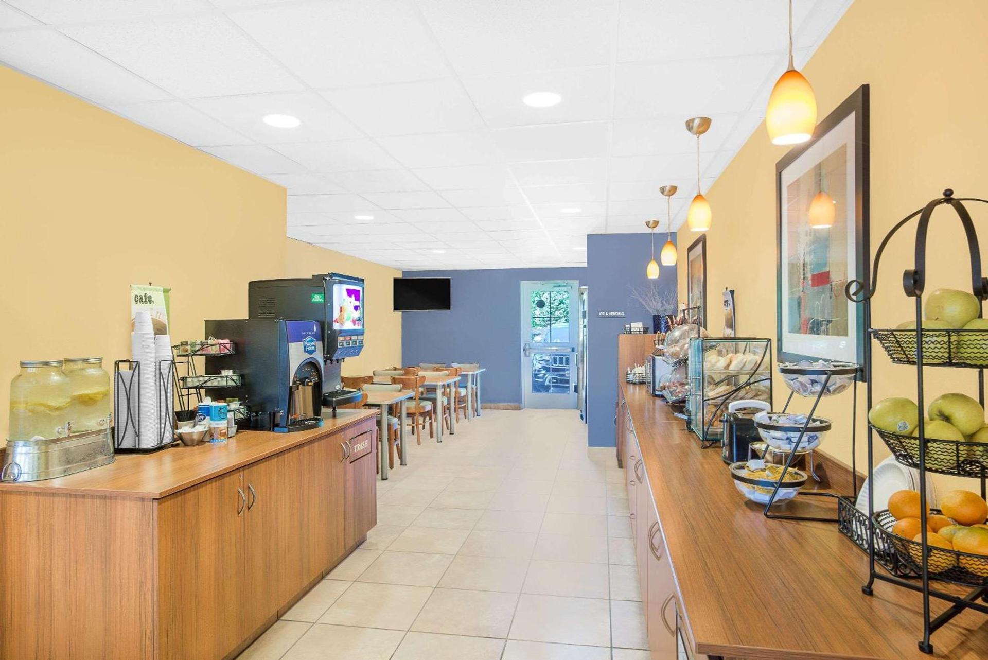 Microtel Inn & Suites Chili/Rochester photo 23