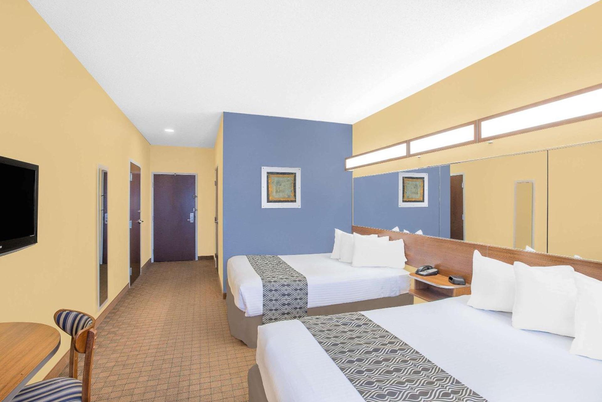 Microtel Inn & Suites Chili/Rochester photo 29