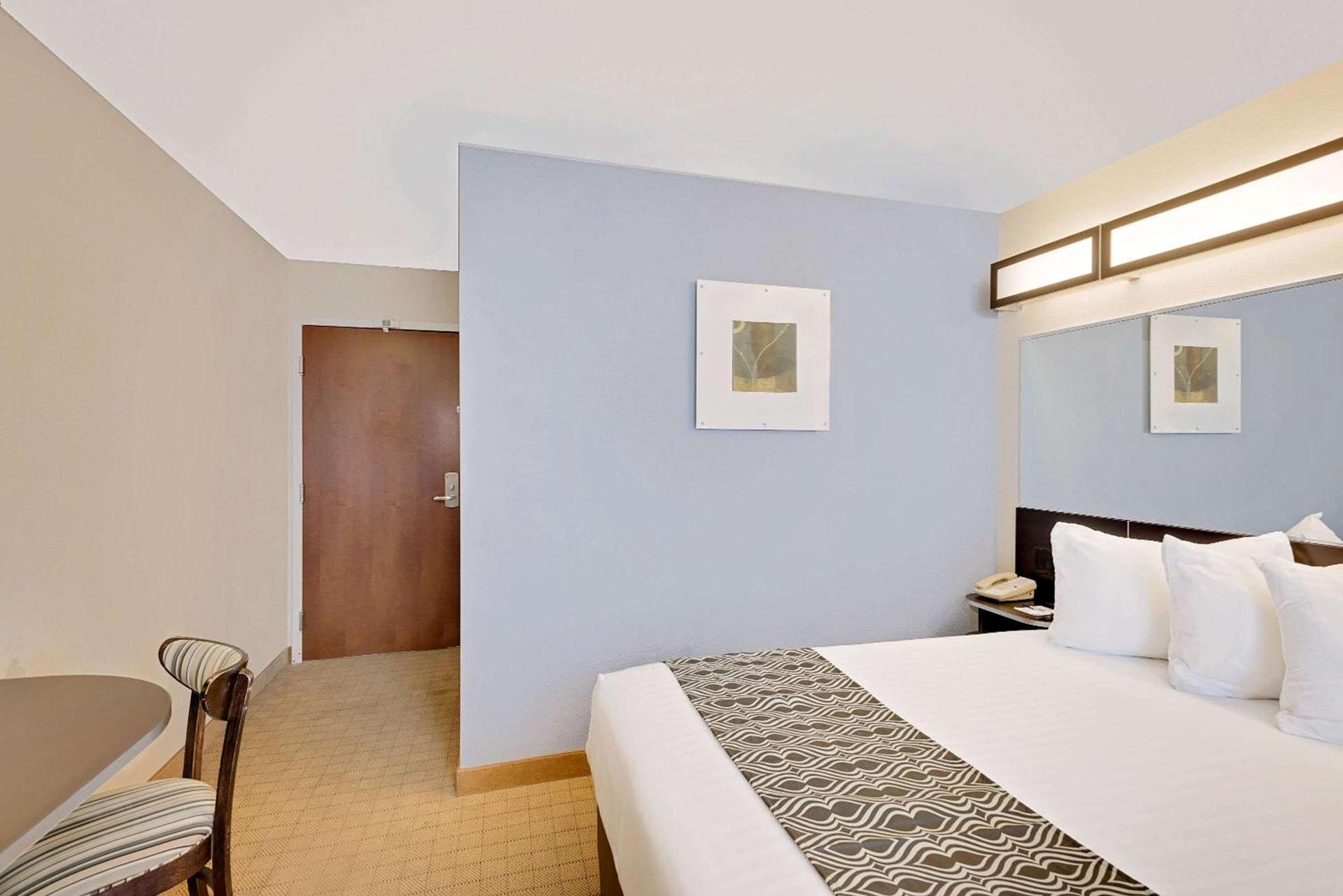 Microtel Inn and Suites by Wyndham - Geneva photo 26