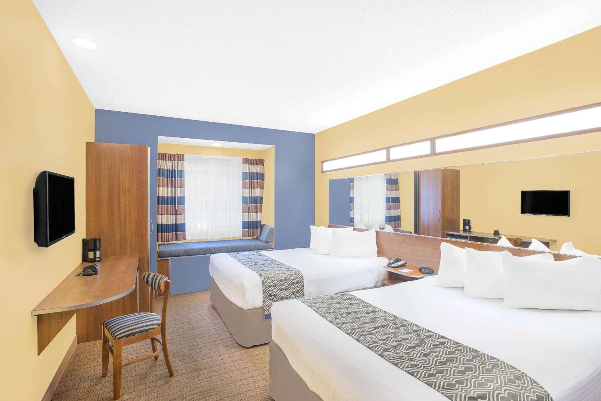 Microtel Inn & Suites Chili/Rochester photo 33
