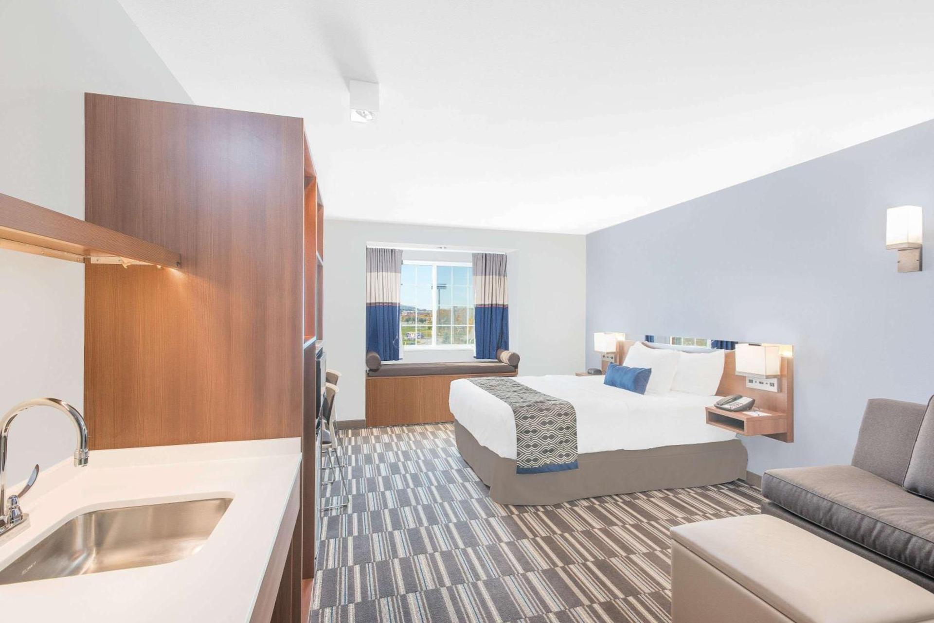 Microtel Inn & Suites by Wyndham Binghamton photo 40
