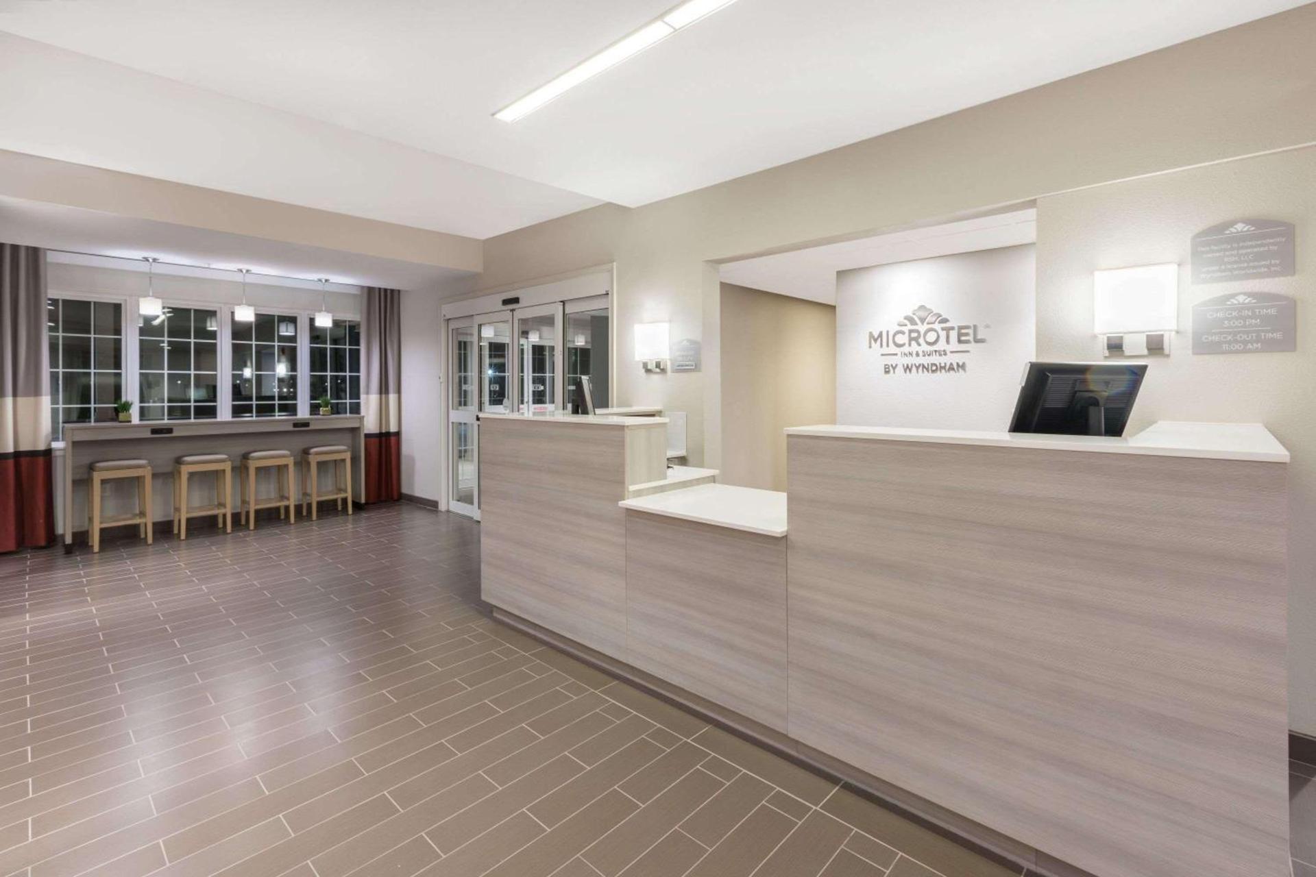 Microtel Inn & Suites by Wyndham Perry photo 27