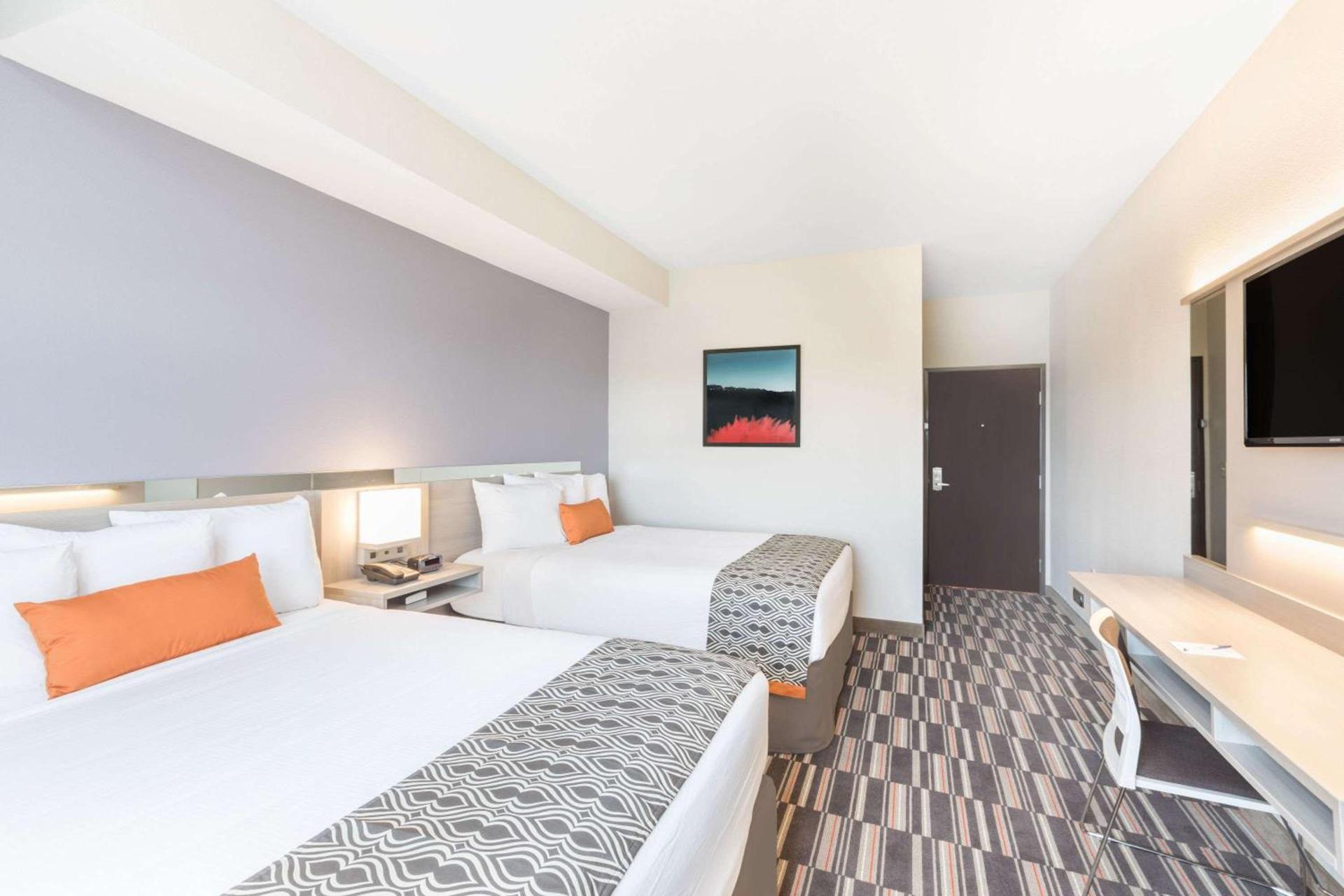 Microtel Inn & Suites by Wyndham Perry photo 32