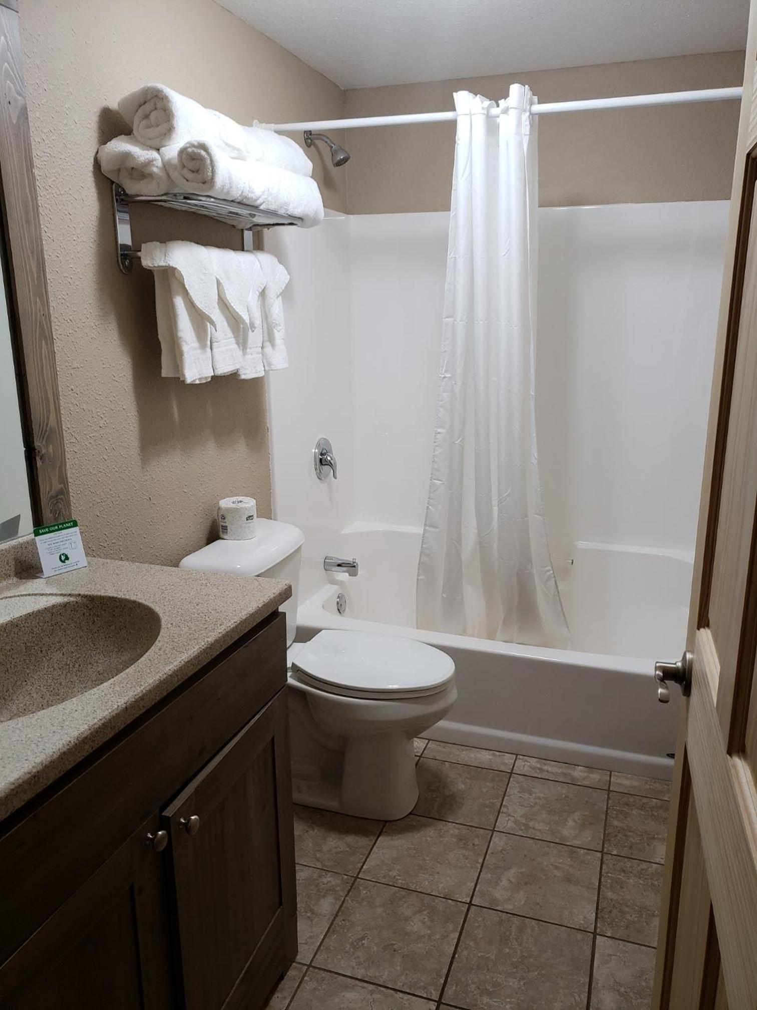 Woodside Dells Hotel & Suites photo 58