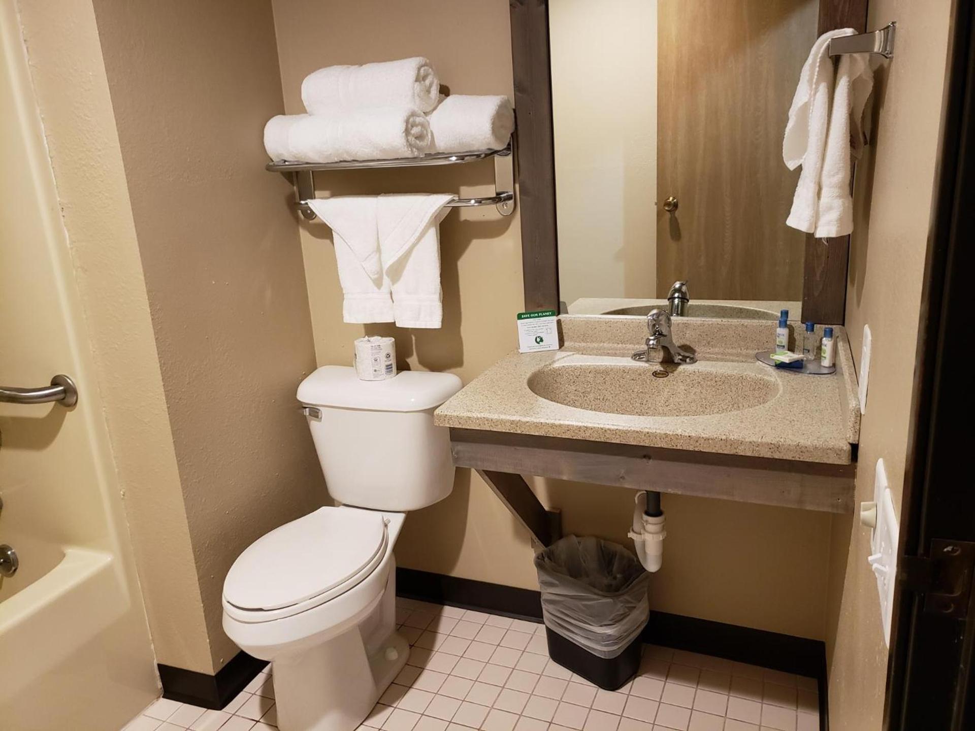 Woodside Dells Hotel & Suites photo 32