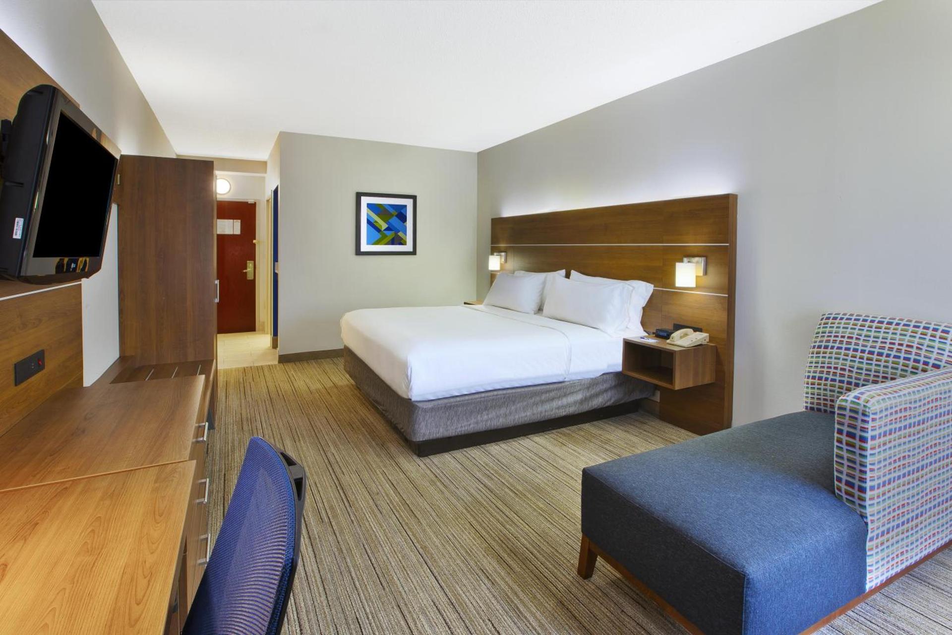 Holiday Inn Express Hotel & Suites Cincinnati Northeast-Milford by IHG photo 10