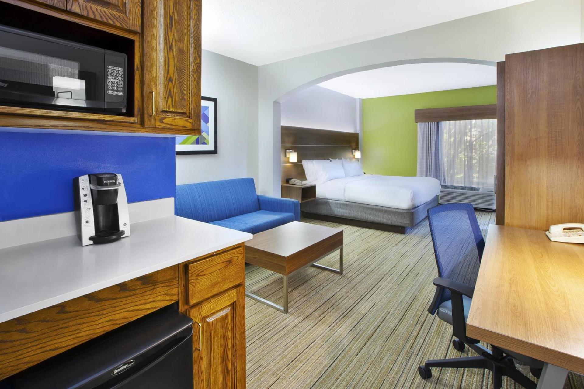 Holiday Inn Express Hotel & Suites Cincinnati Northeast-Milford by IHG photo 3