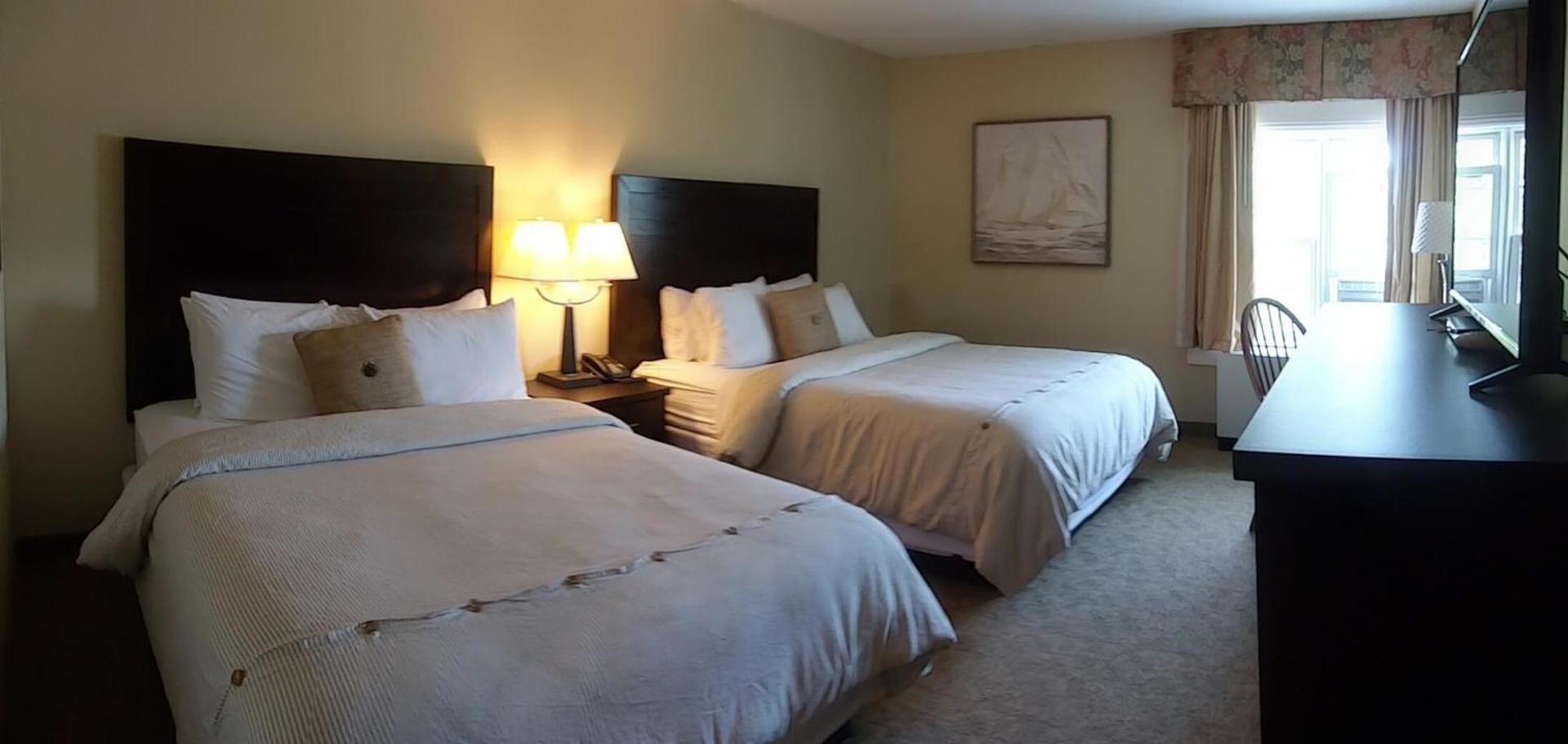 Harbor House Inn photo 14