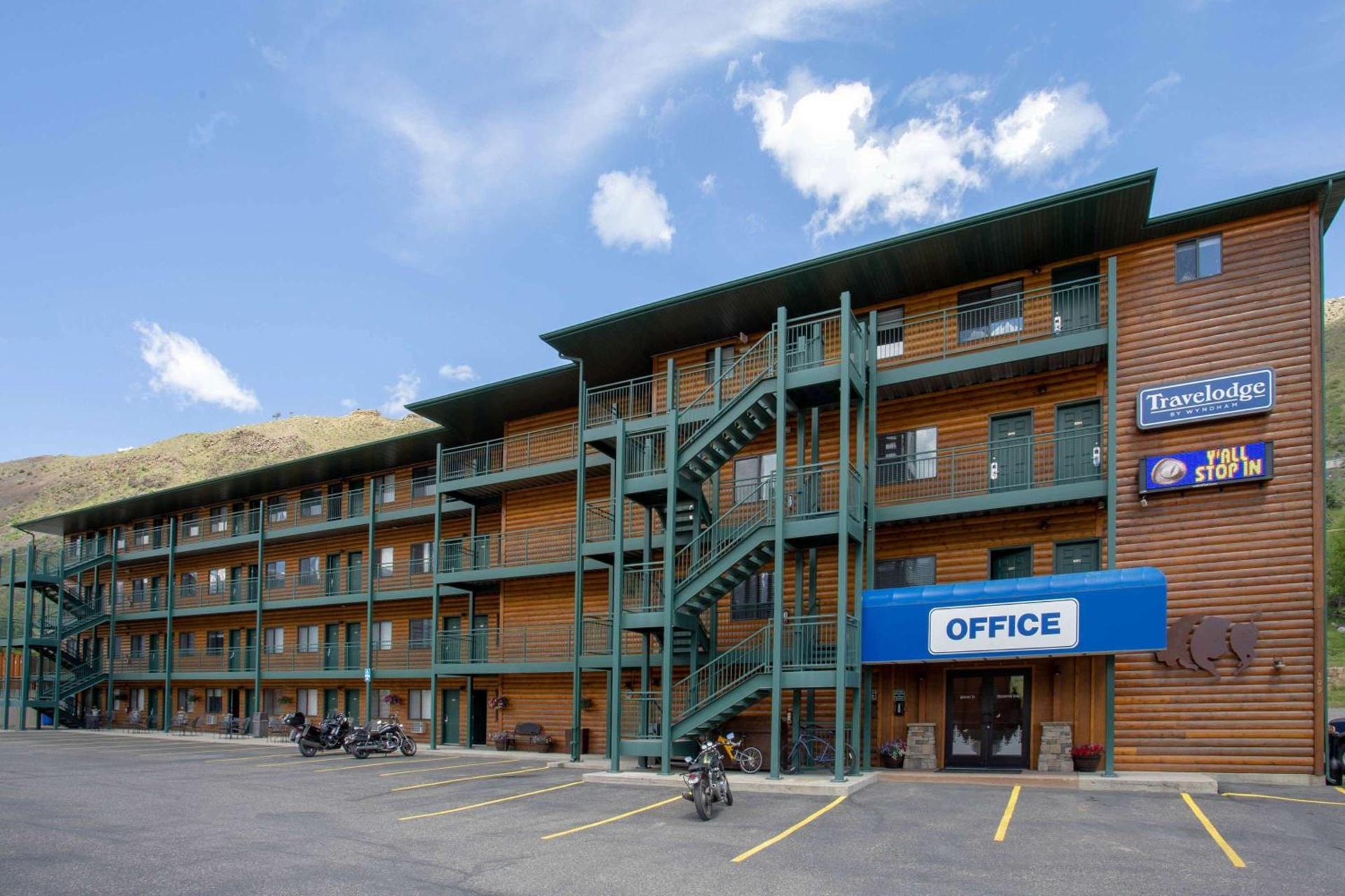 Travelodge by Wyndham Gardiner Yellowstone Park North Entr — hotel in Gardiner