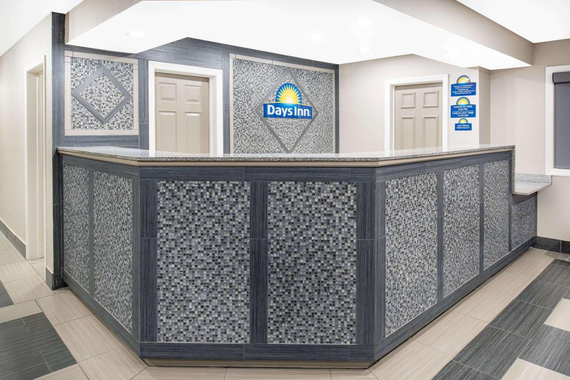 Days Inn by Wyndham Carthage photo 4