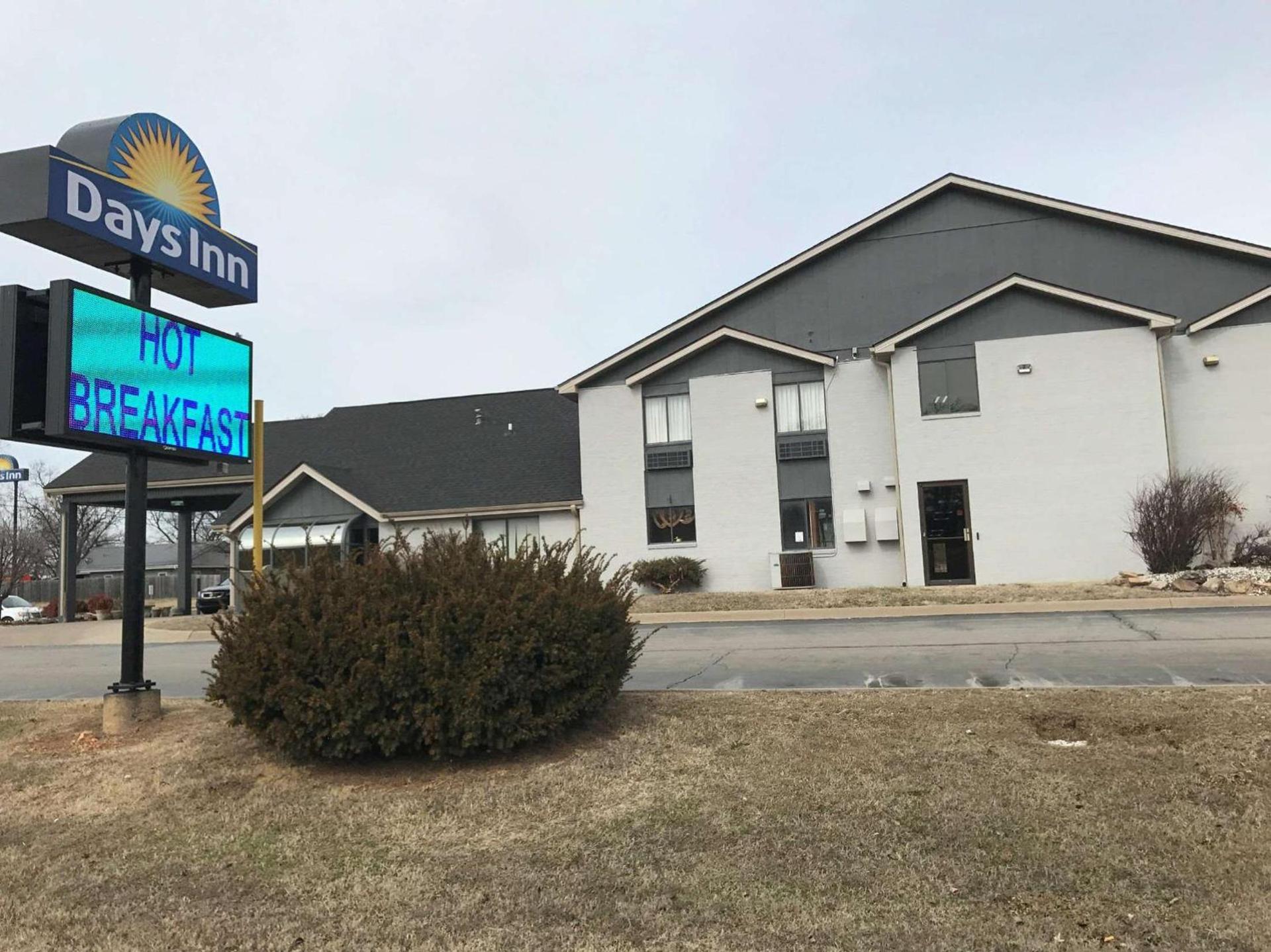 Days Inn by Wyndham Carthage — hotel in Carthage
