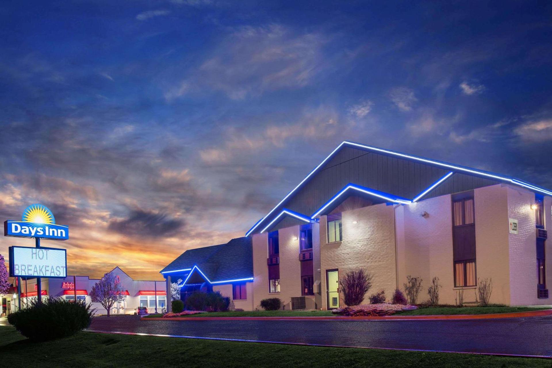 Days Inn by Wyndham Carthage photo 3