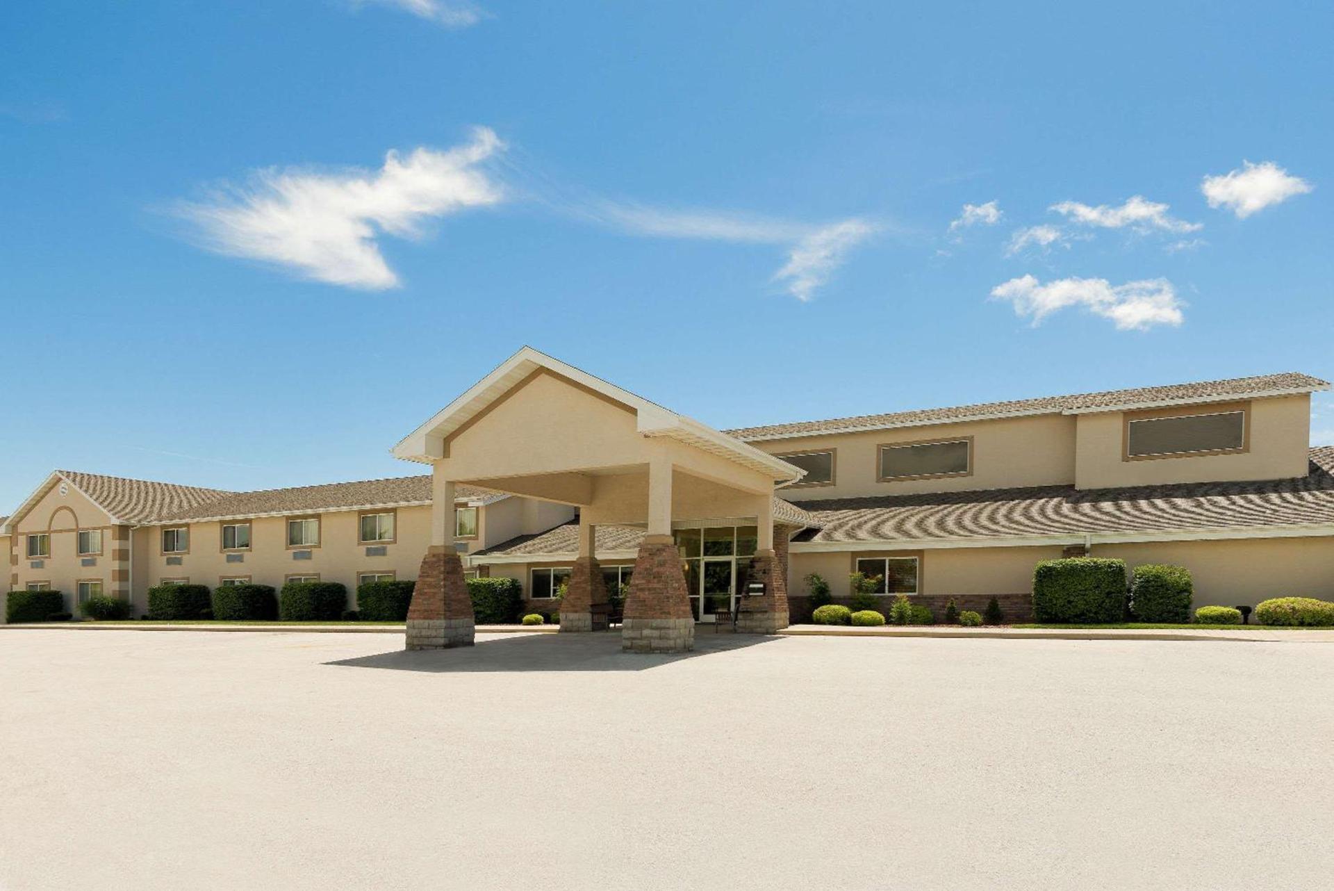AmericInn by Wyndham Republic photo 1