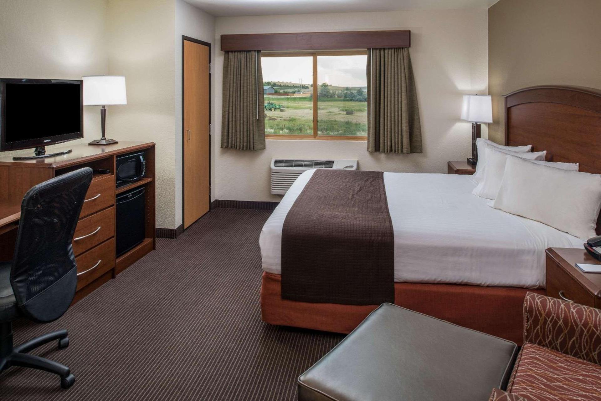 AmericInn by Wyndham Belle Fourche photo 26