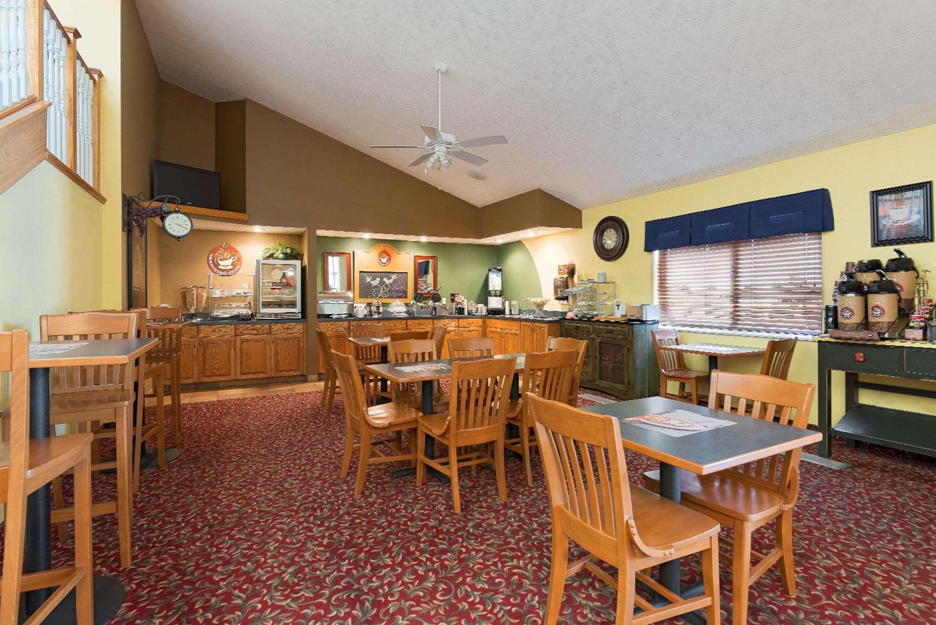 AmericInn by Wyndham Republic photo 9