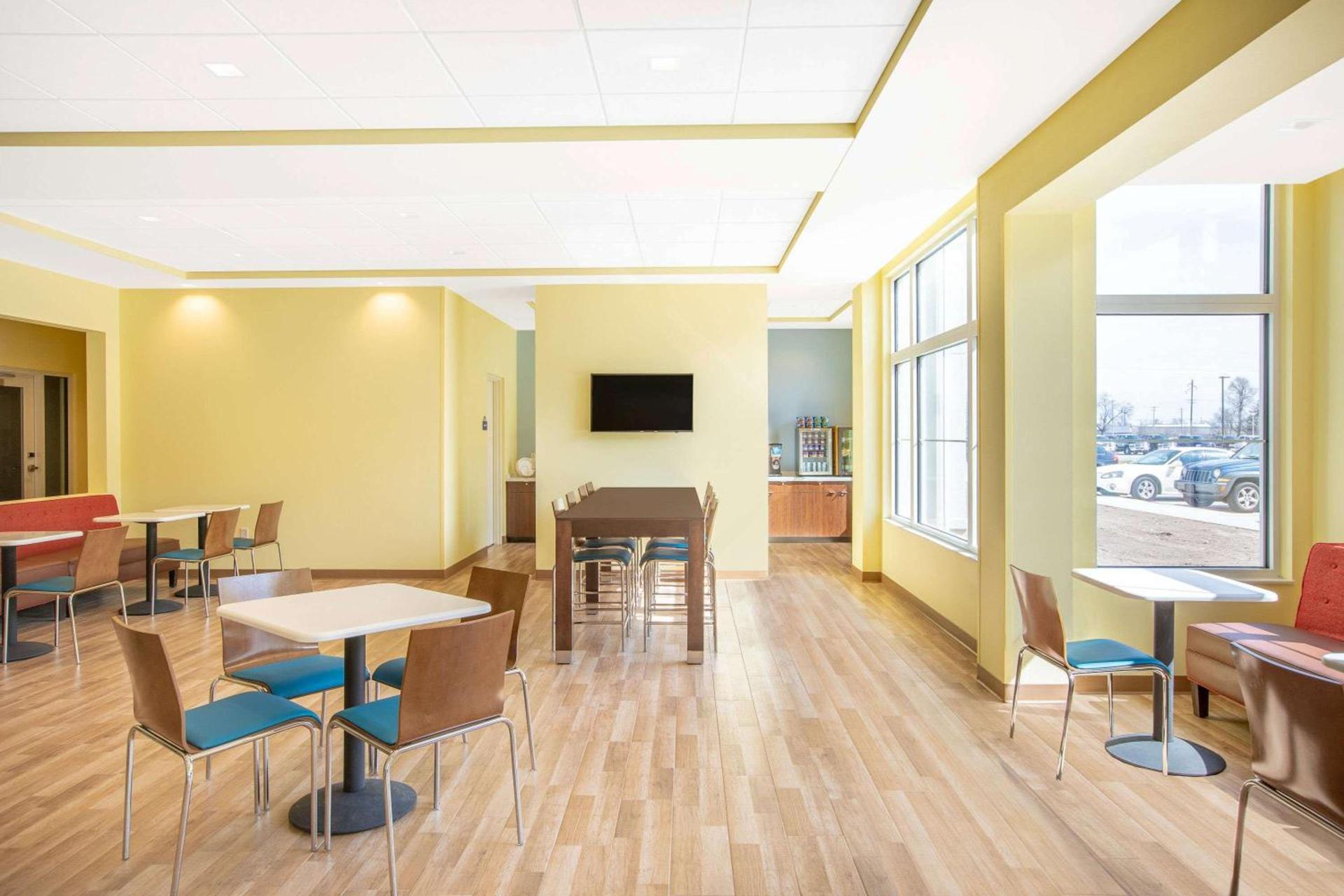 Days Inn & Suites by Wyndham Kearney NE photo 10