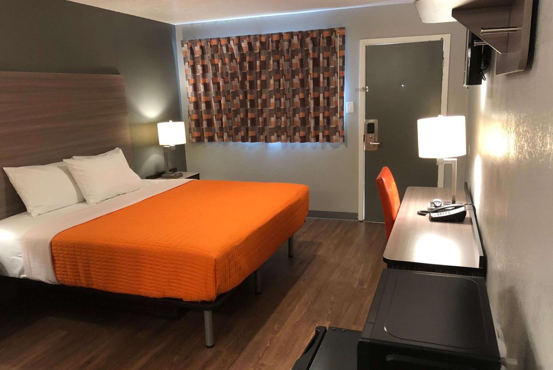 Super 8 by Wyndham Sonora photo 8
