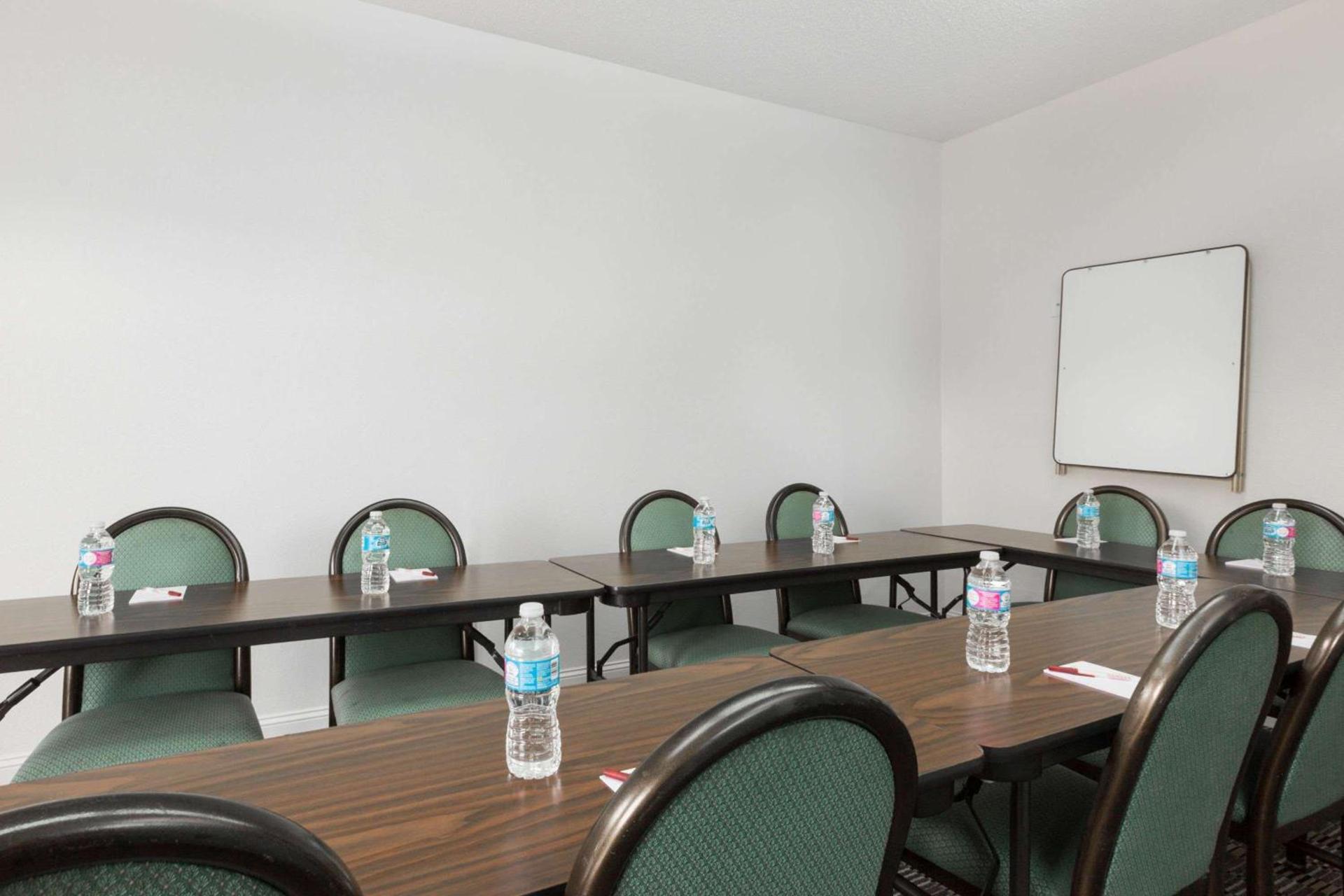 Ramada by Wyndham Pelham photo 20