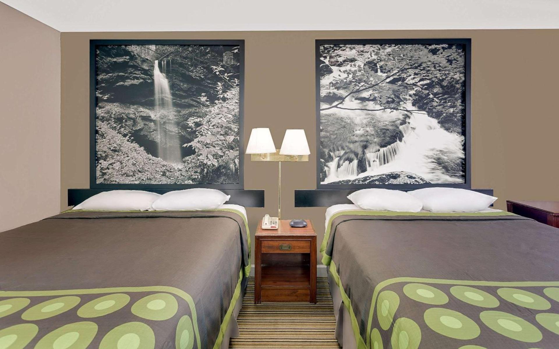 Super 8 by Wyndham Athens photo 11
