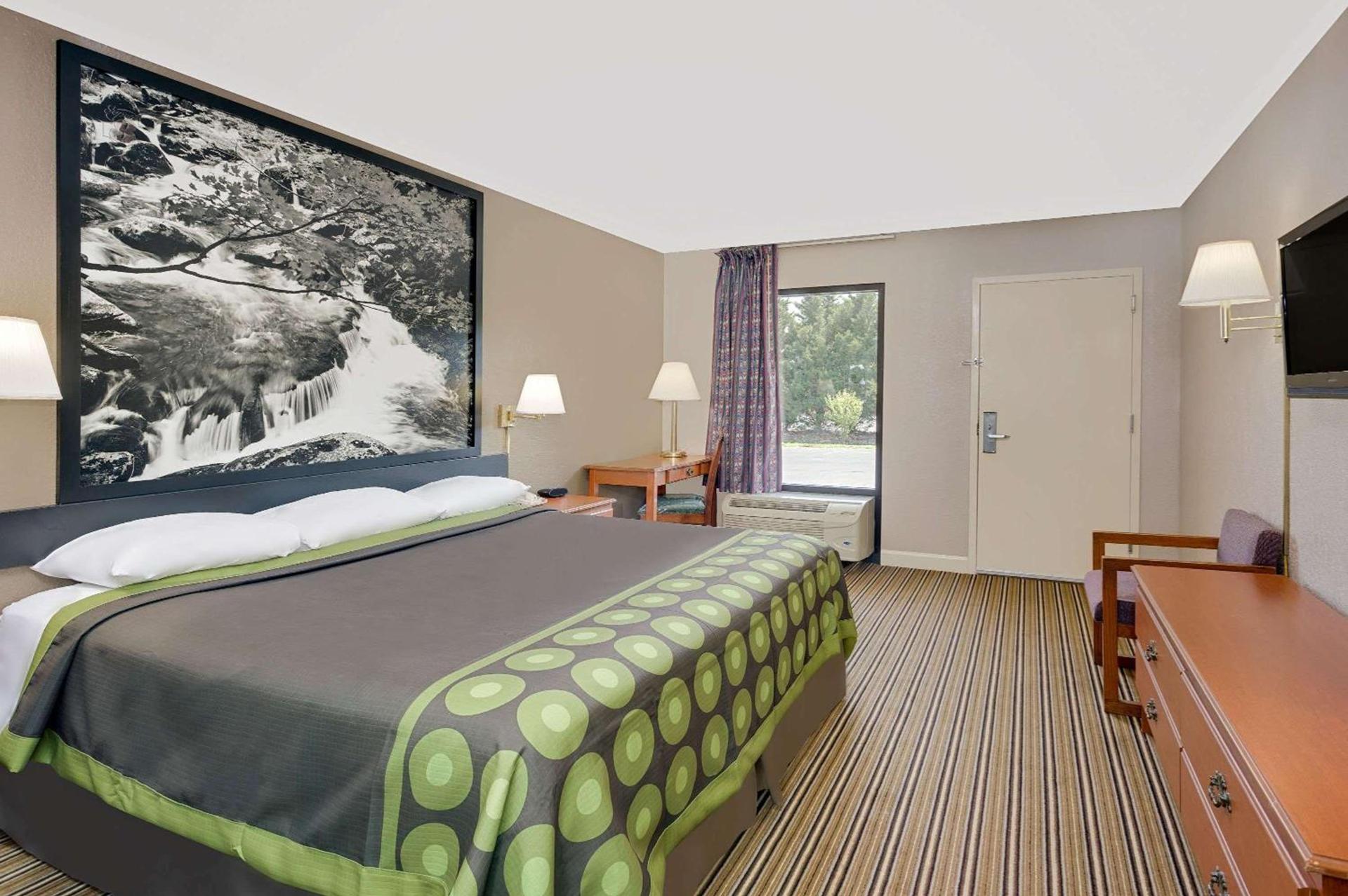 Super 8 by Wyndham Athens photo 13