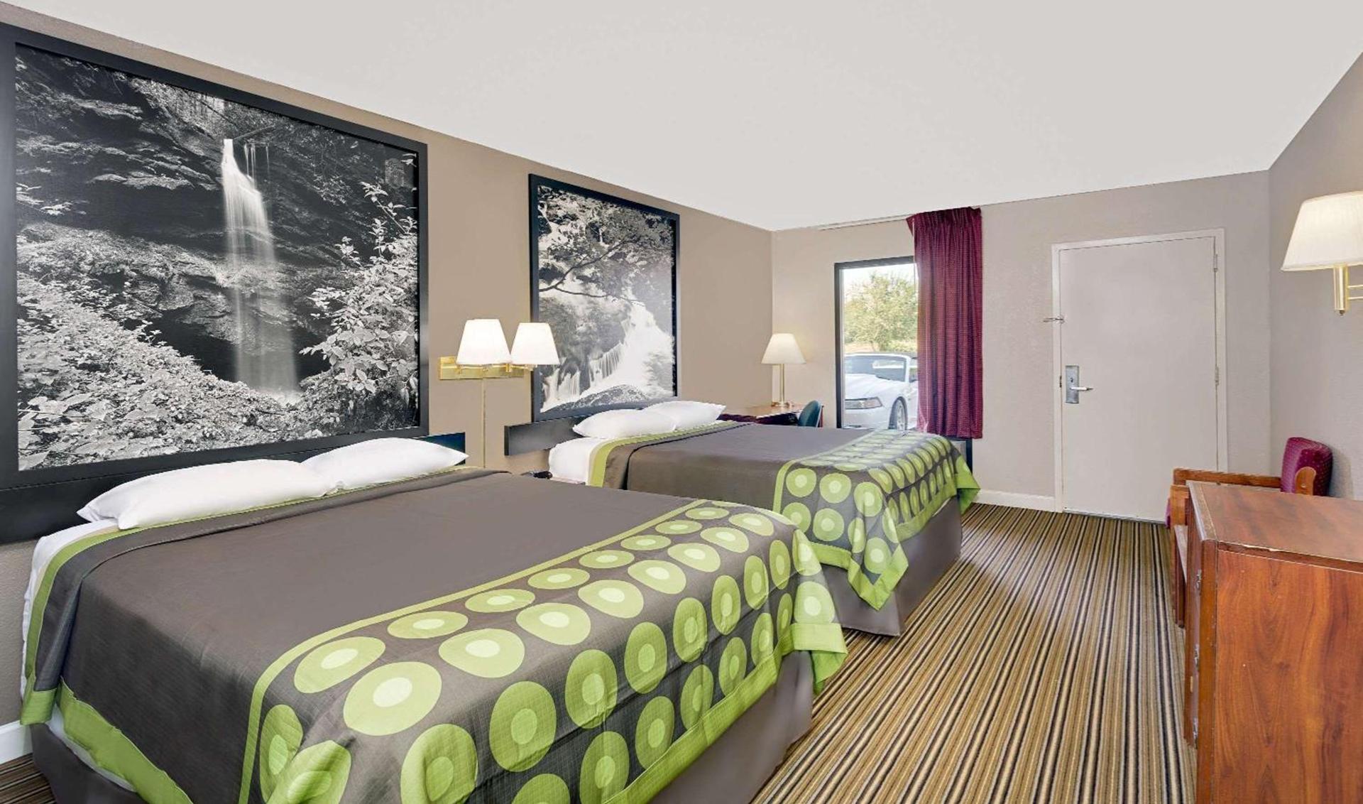 Super 8 by Wyndham Athens photo 7