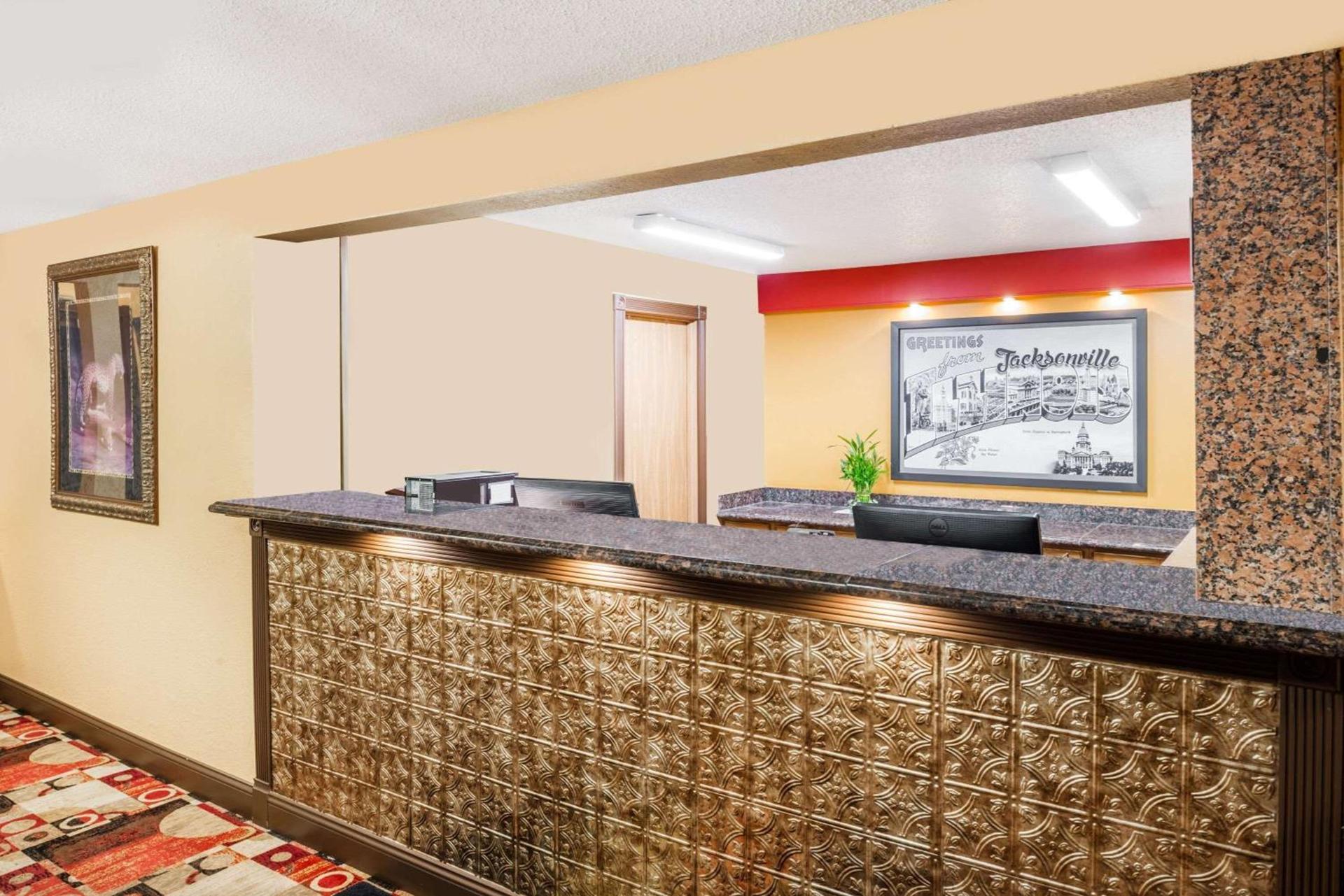 Super 8 by Wyndham Jacksonville photo 30
