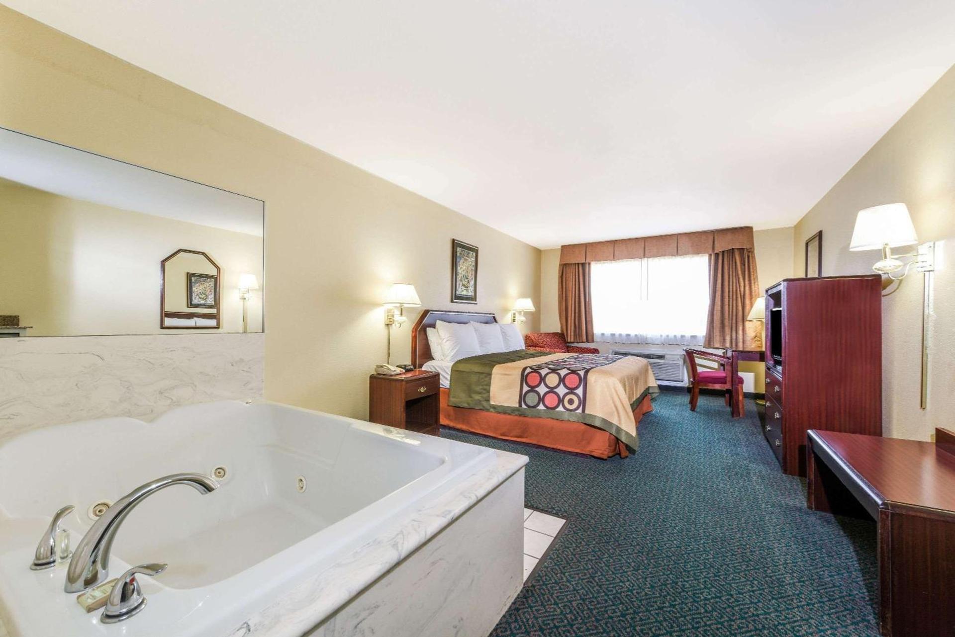 Super 8 by Wyndham Burleson Fort Worth Area photo 8