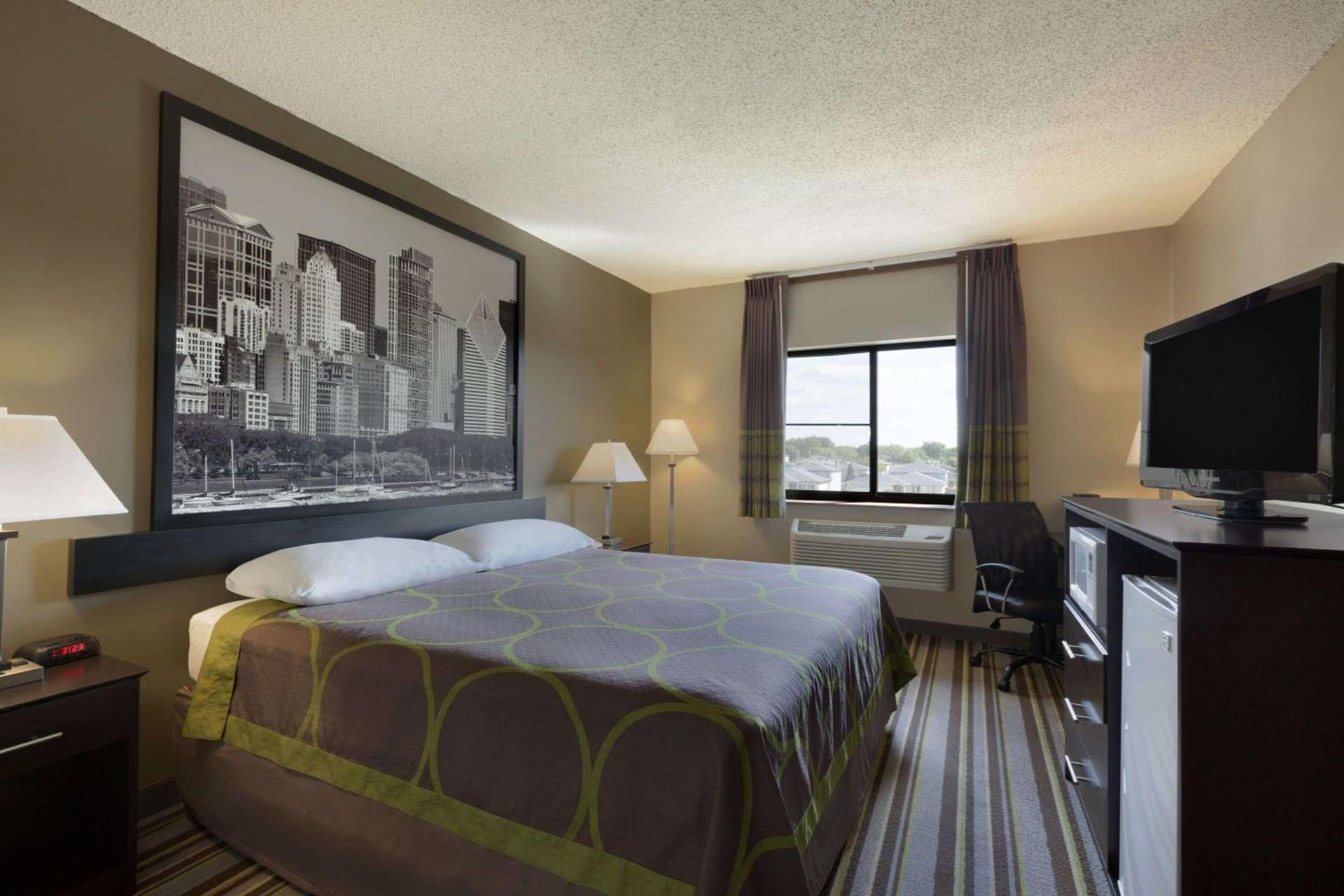 Super 8 by Wyndham Bridgeview/Chicago Area photo 2