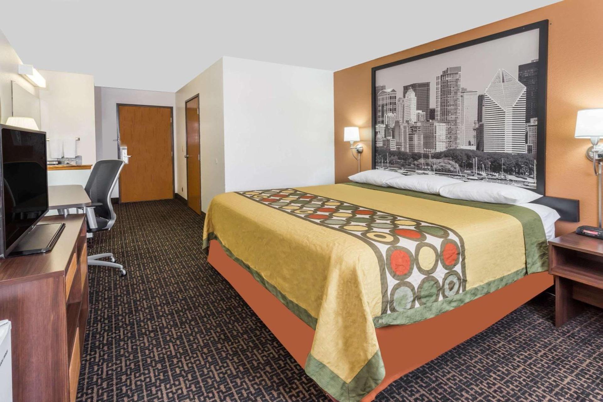 Super 8 by Wyndham Dixon photo 9