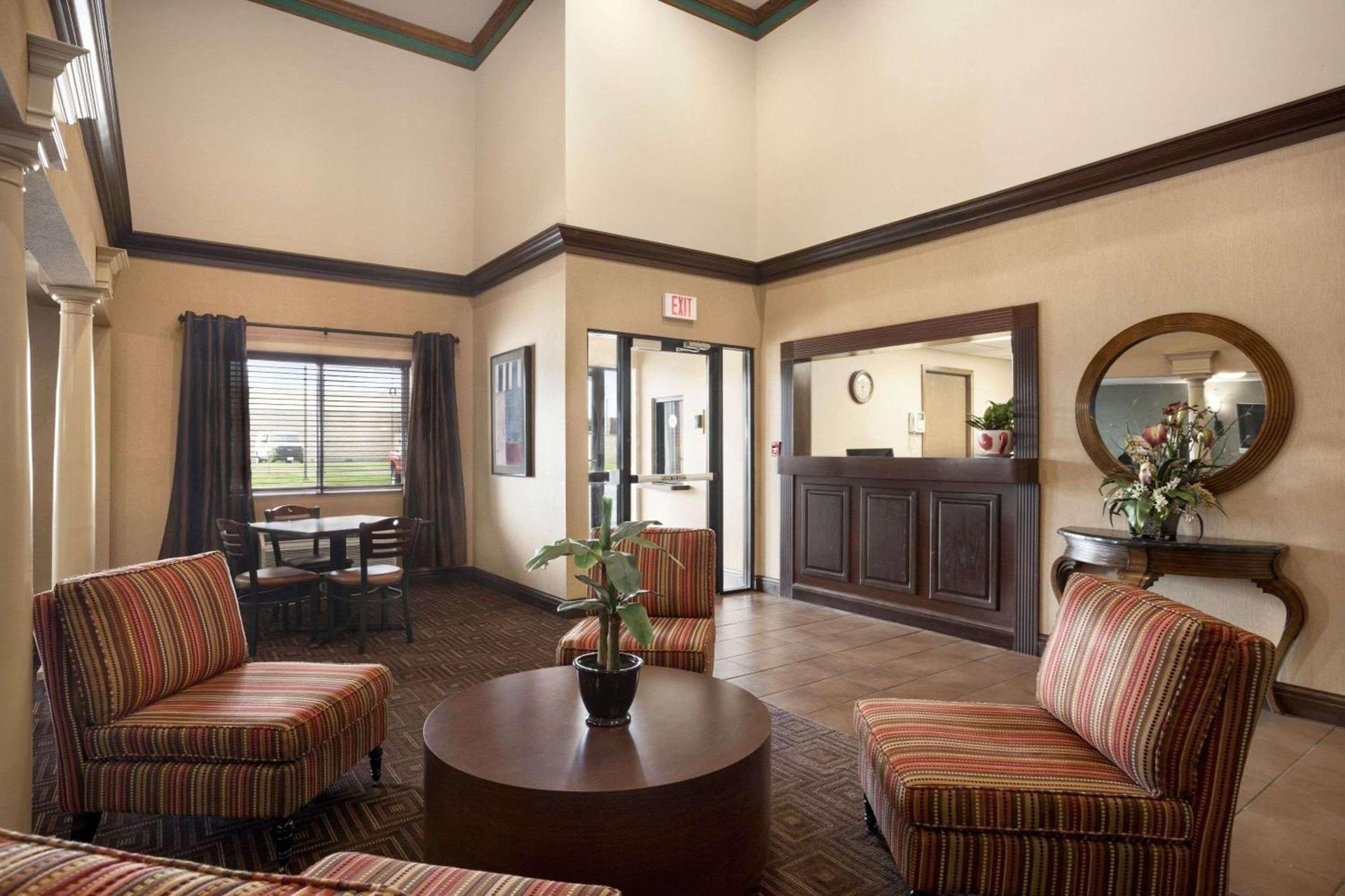 Super 8 by Wyndham Fairview Heights-St. Louis photo 33