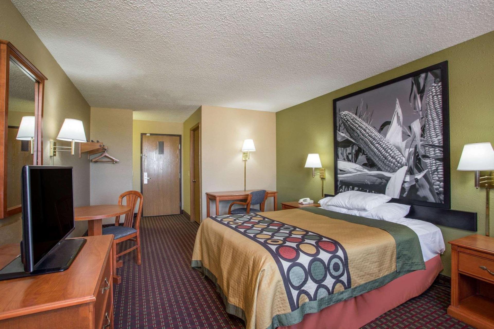 Super 8 by Wyndham Mendota I-39 photo 6
