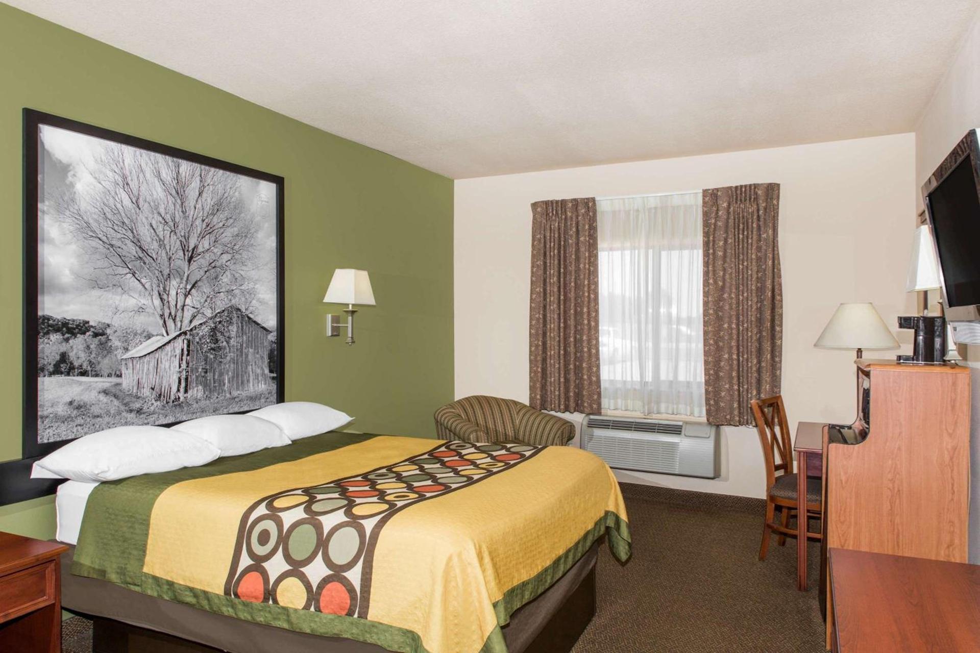 Super 8 by Wyndham Perryville photo 7