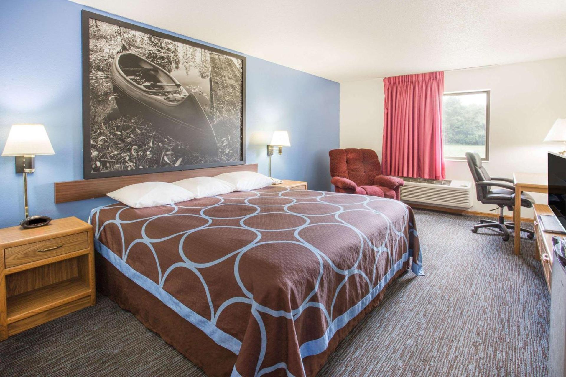 Super 8 by Wyndham Monmouth IL photo 11