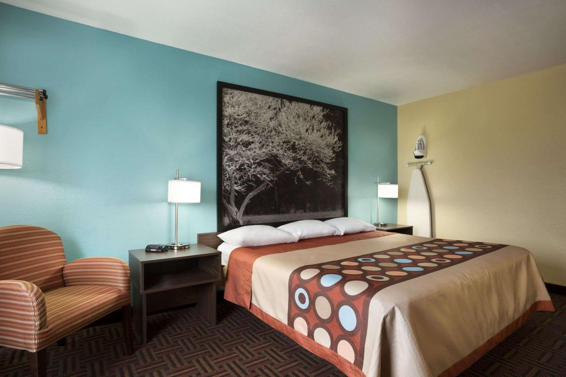 Super 8 by Wyndham Mount Vernon, IL photo 12