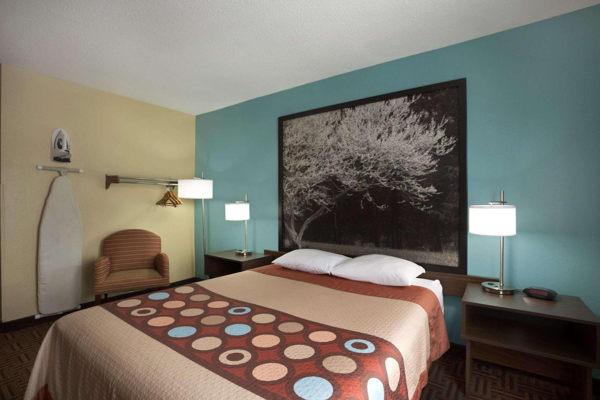 Super 8 by Wyndham Mount Vernon, IL photo 8
