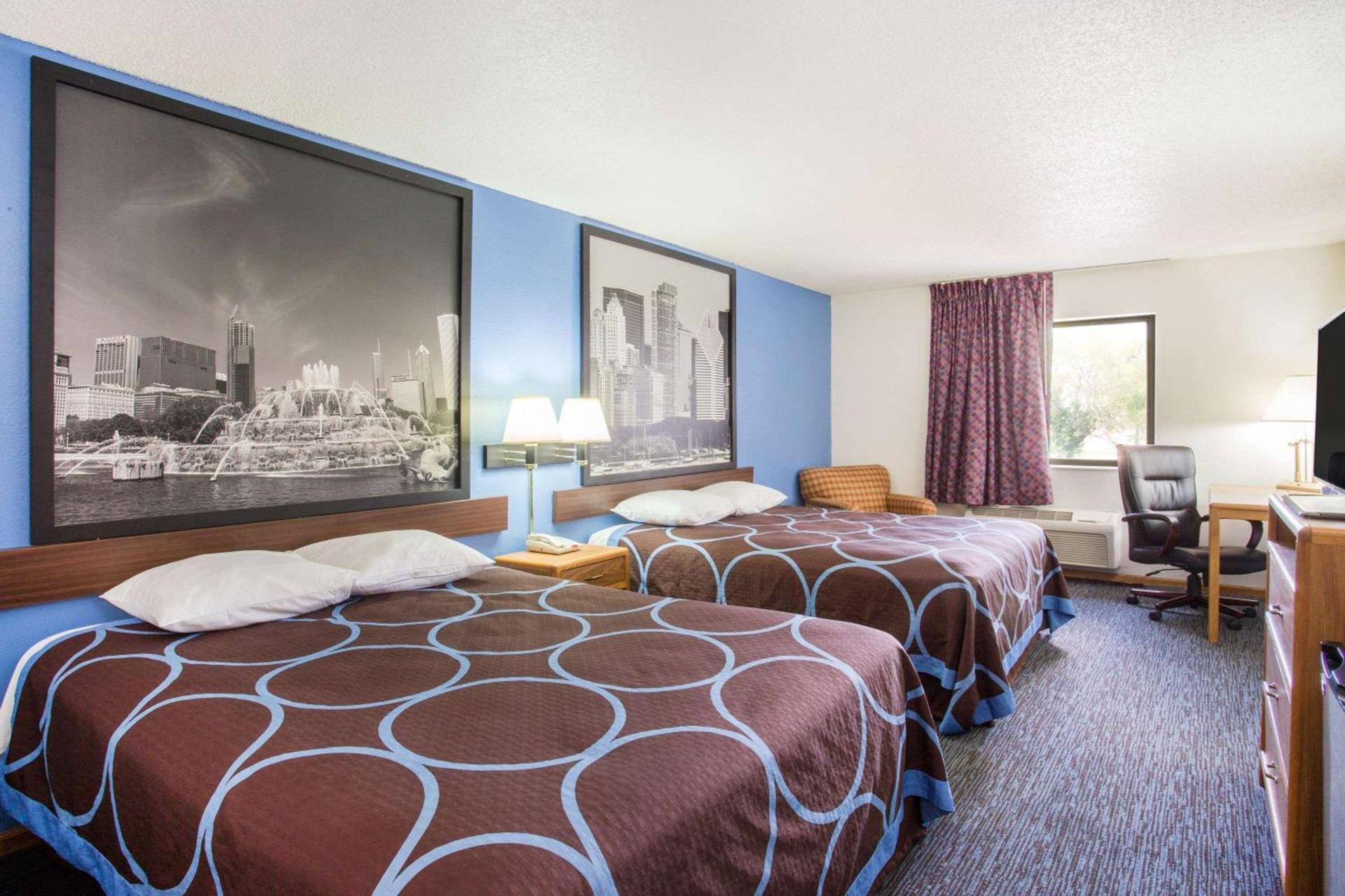 Super 8 by Wyndham Monmouth IL photo 9