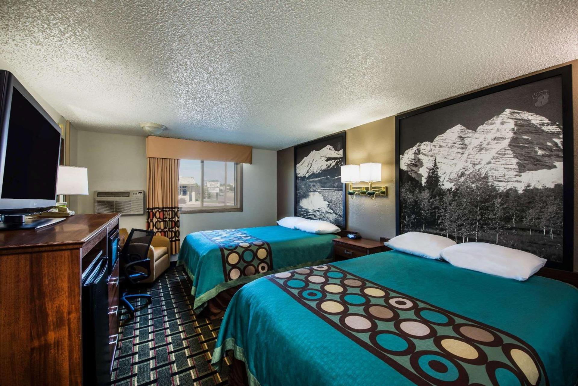 Super 8 by Wyndham Pueblo photo 15
